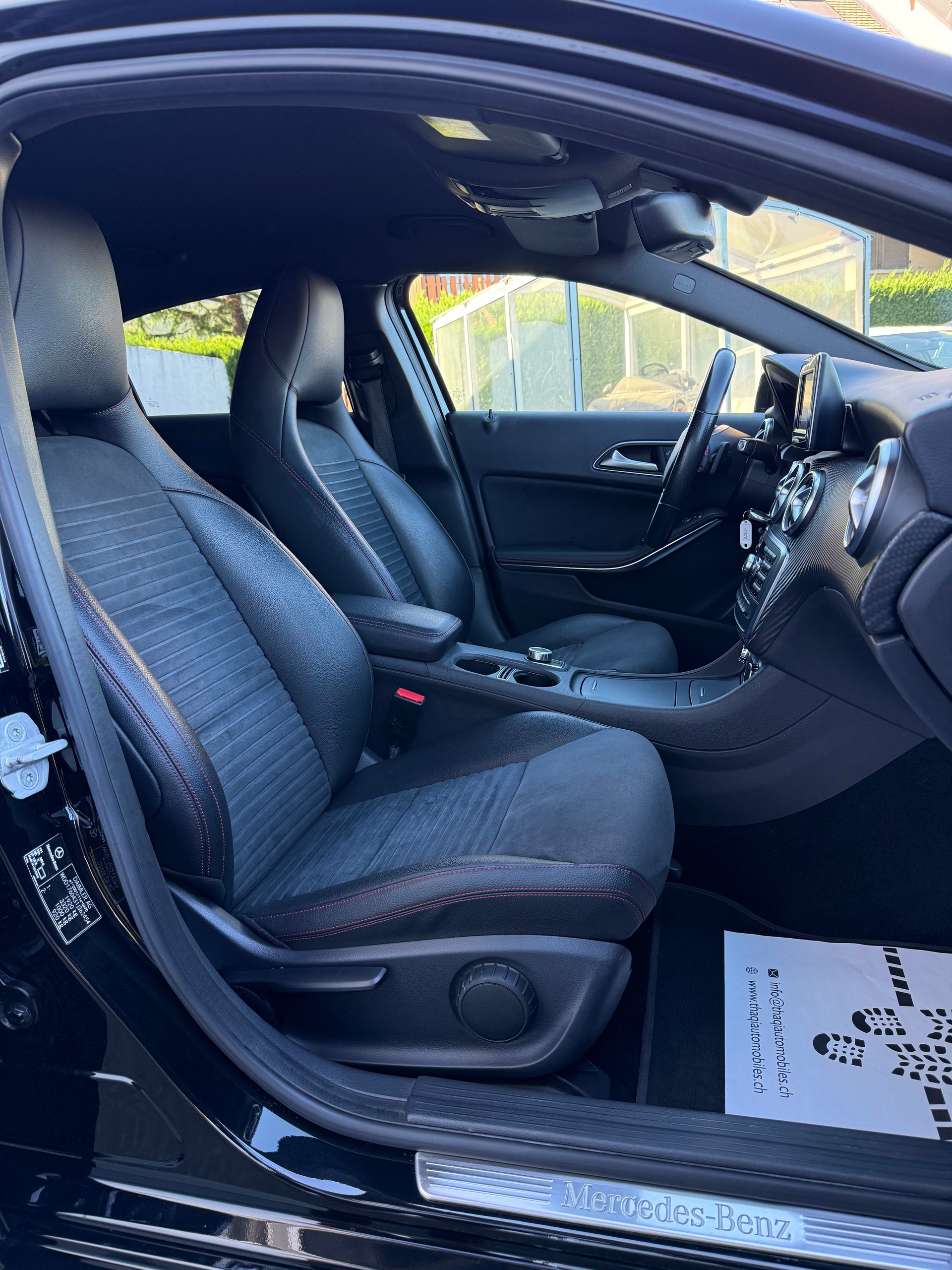 MERCEDES-BENZ A 200 AMG Line 7G-DCT-image-22
