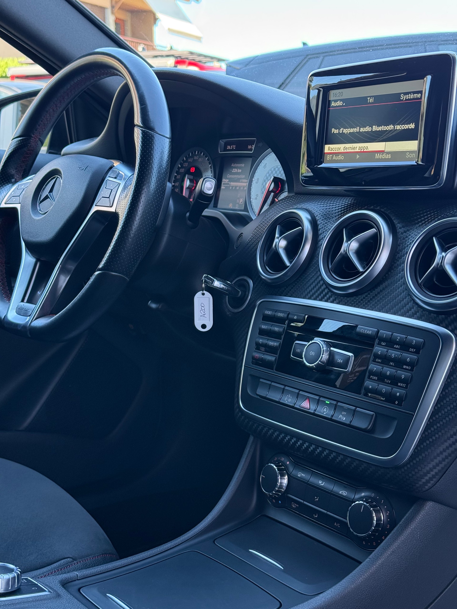 MERCEDES-BENZ A 200 AMG Line 7G-DCT-image-25