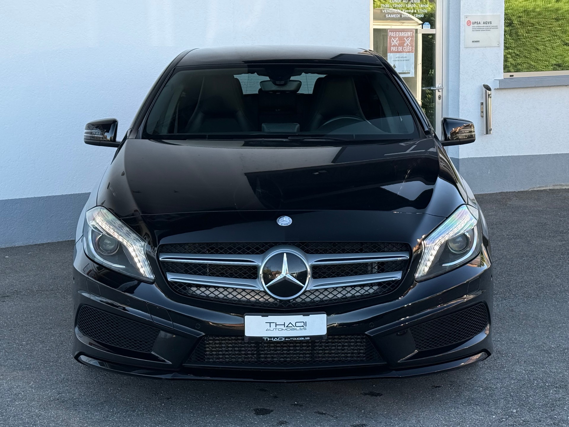 MERCEDES-BENZ A 200 AMG Line 7G-DCT-image-3