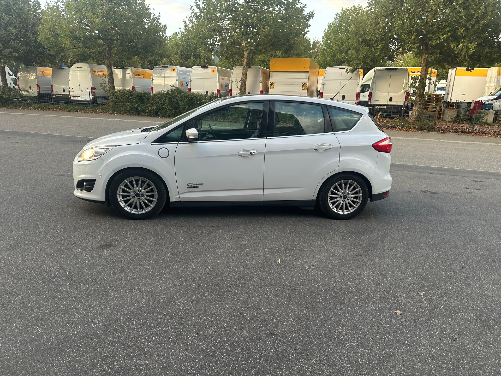 FORD C-Max 2.0 PHEV Energi CVT-image-1