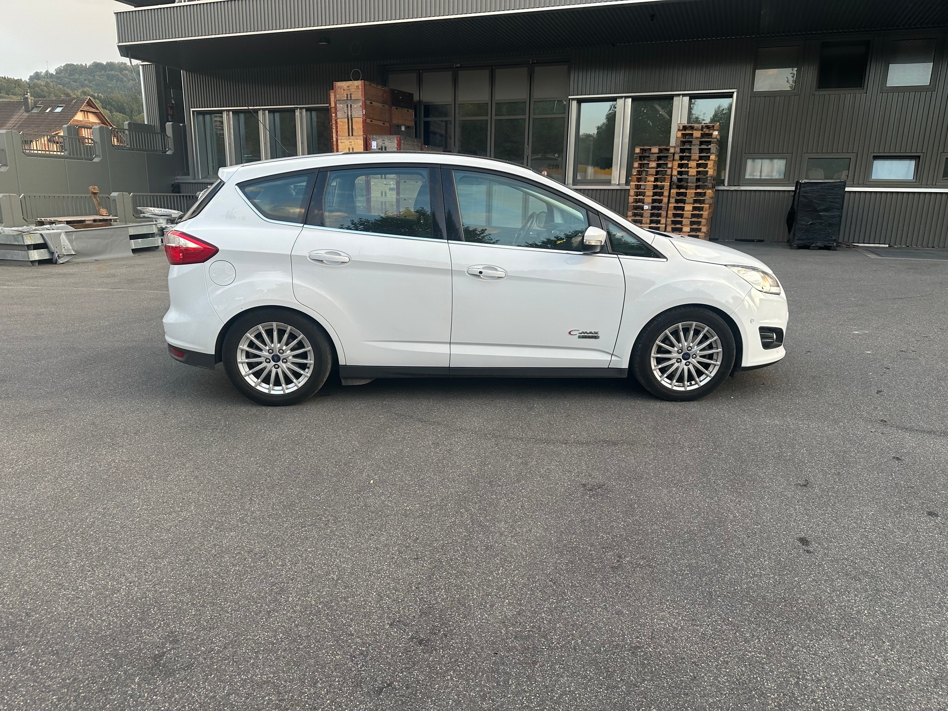 FORD C-Max 2.0 PHEV Energi CVT-image-4