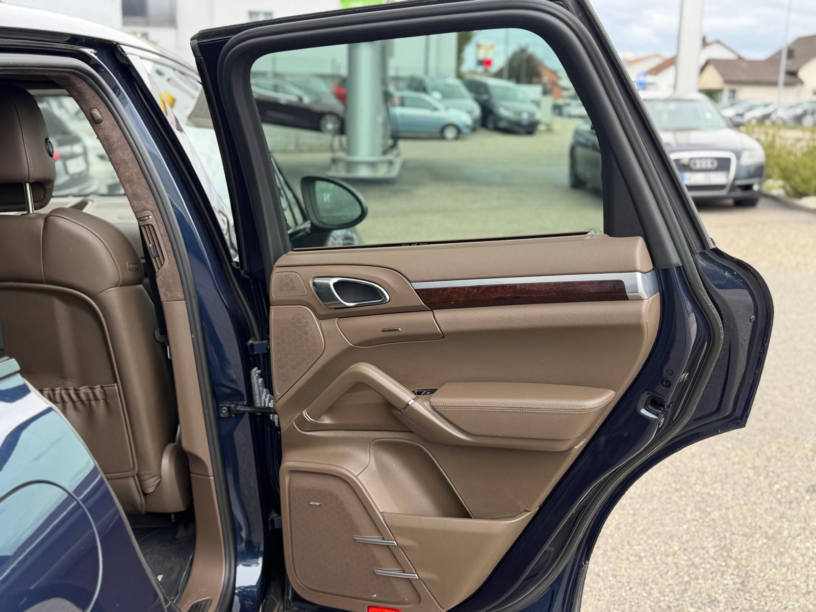 PORSCHE Cayenne S-image-14