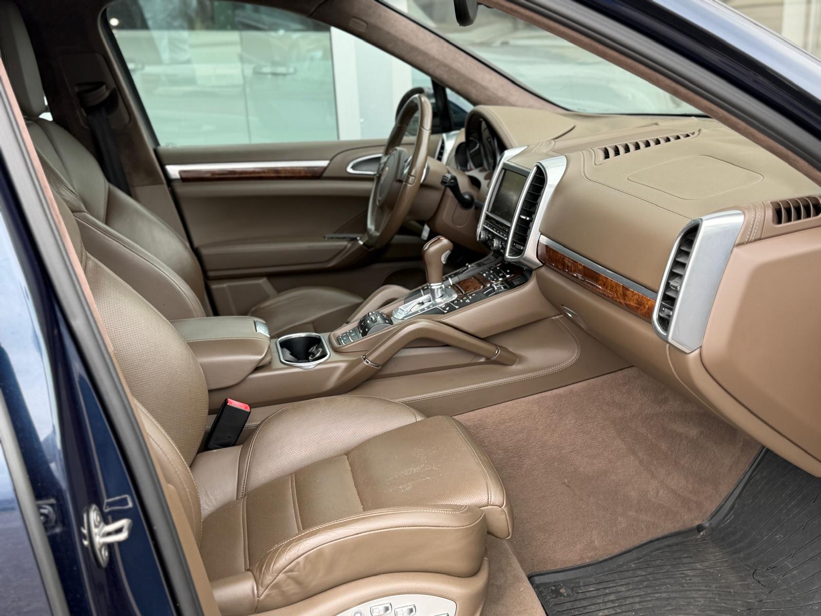 PORSCHE Cayenne S-image-13