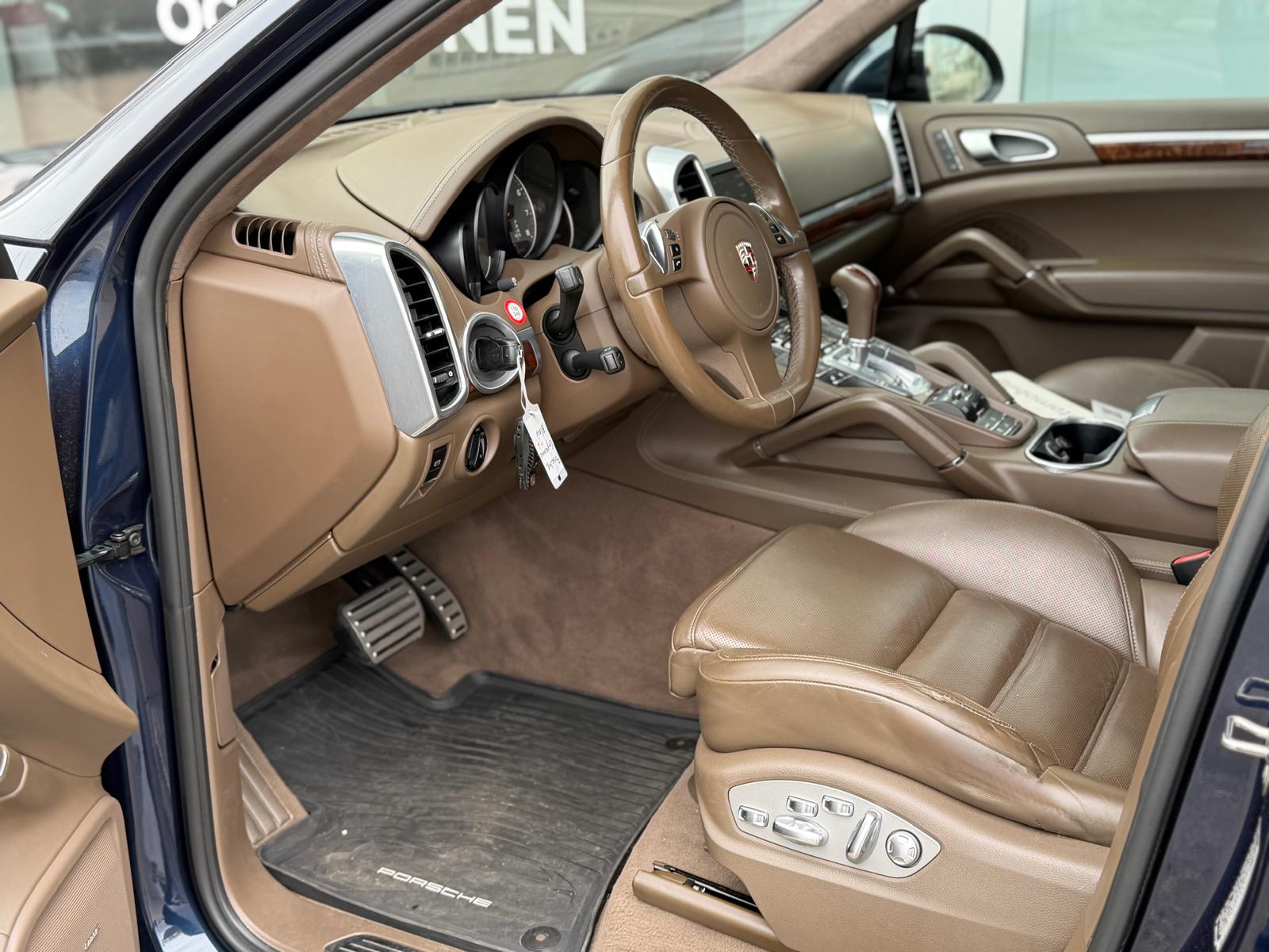 PORSCHE Cayenne S-image-7