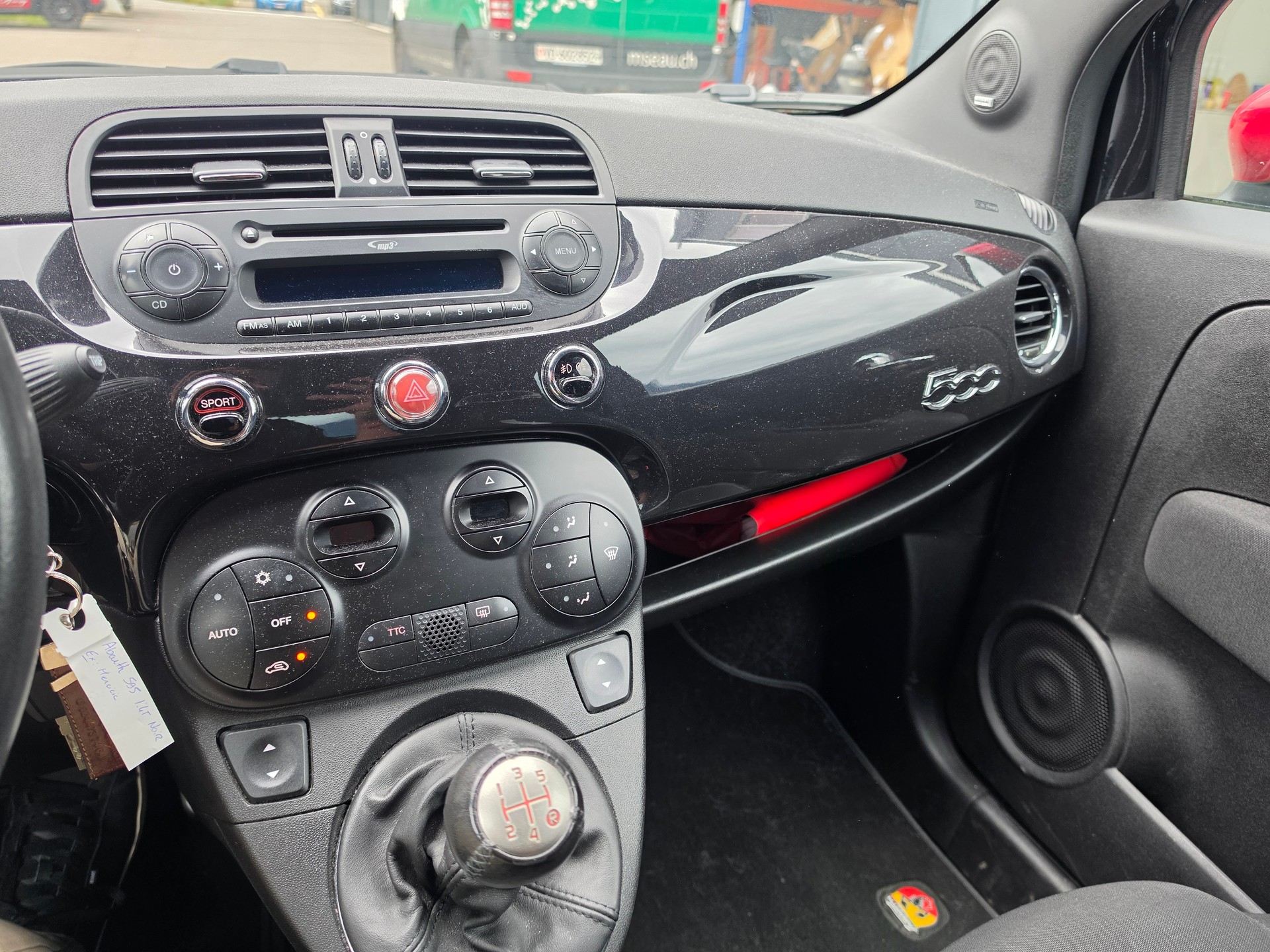 FIAT 500 1.4 16V Turbo Abarth-image-11