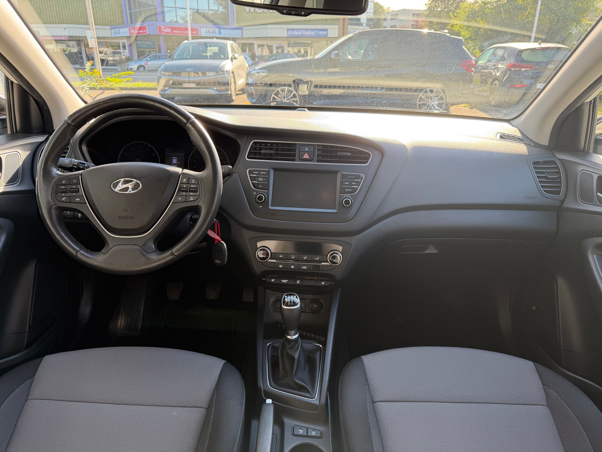 HYUNDAI i20 1.0 T-GDi Amplia-image-9