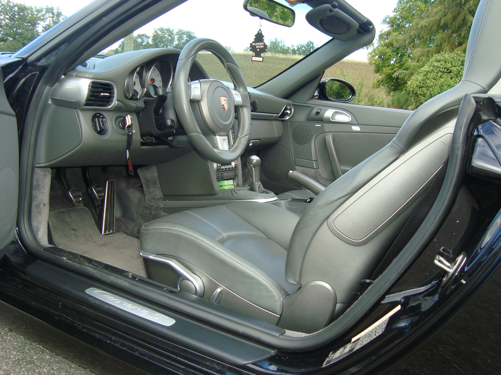 PORSCHE 911 Cabrio Carrera S-image-10