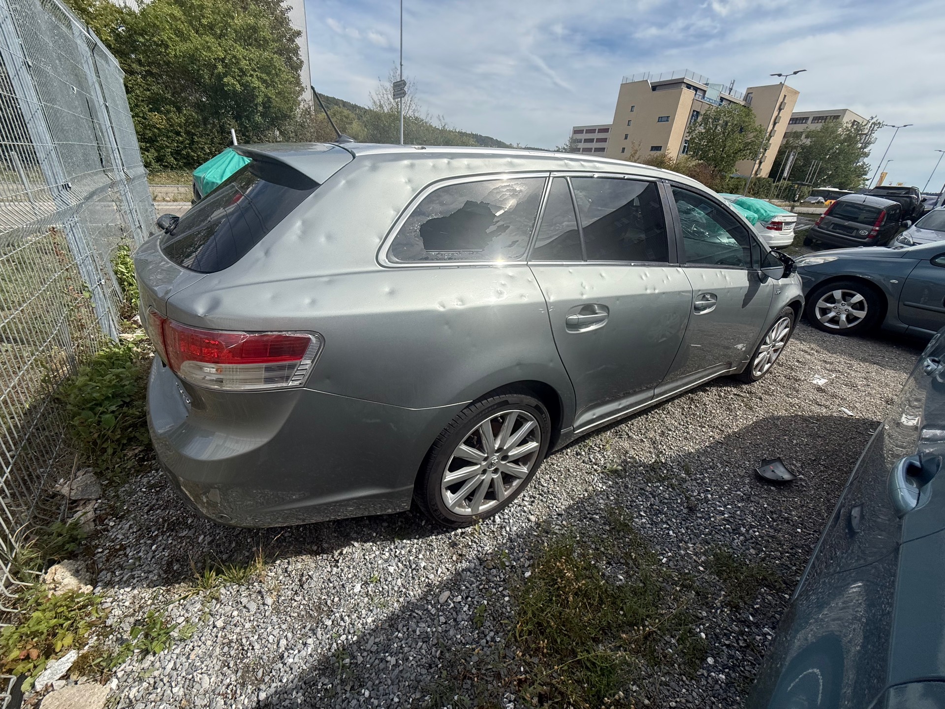 TOYOTA Avensis Sportswagon 2.2D-CAT Linea Sol Premium-image-7