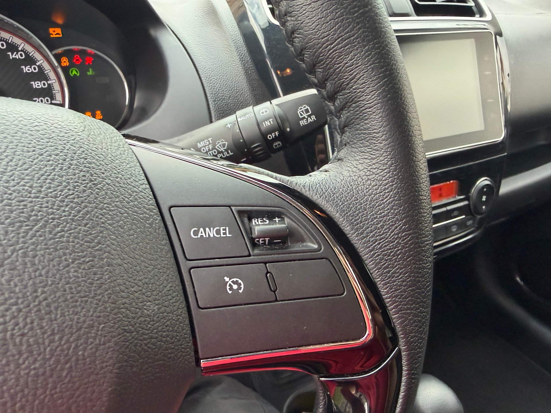 MITSUBISHI Space Star 1.2 CVT Intense+-image-11
