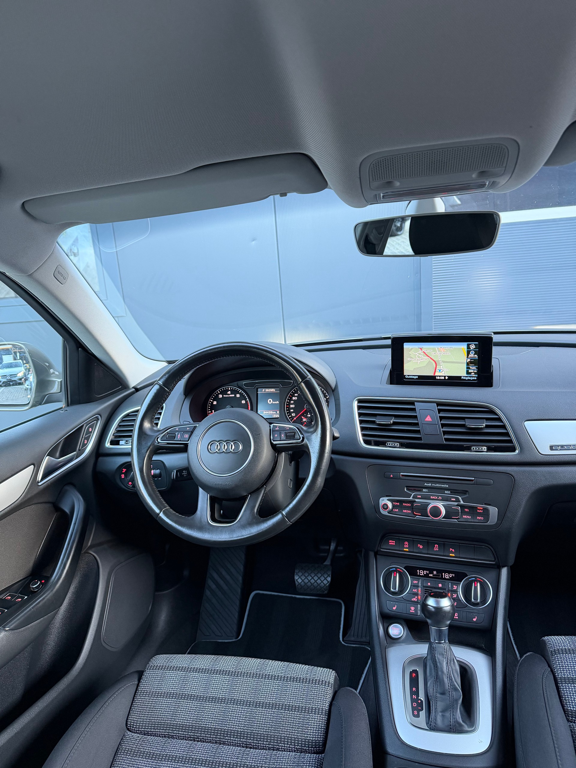 AUDI Q3 2.0 TFSI sport quattro S-tronic-image-9