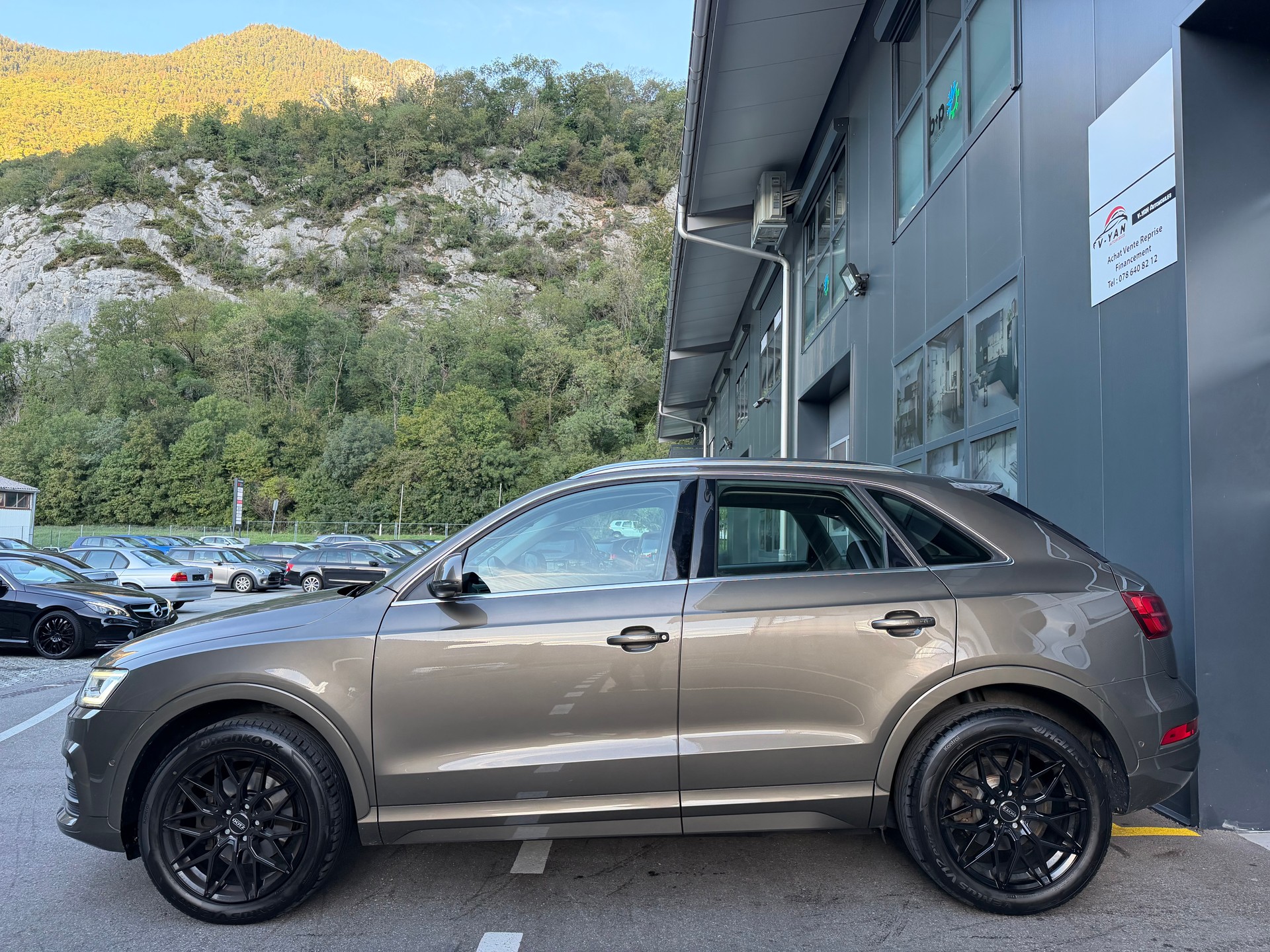 AUDI Q3 2.0 TFSI sport quattro S-tronic-image-3