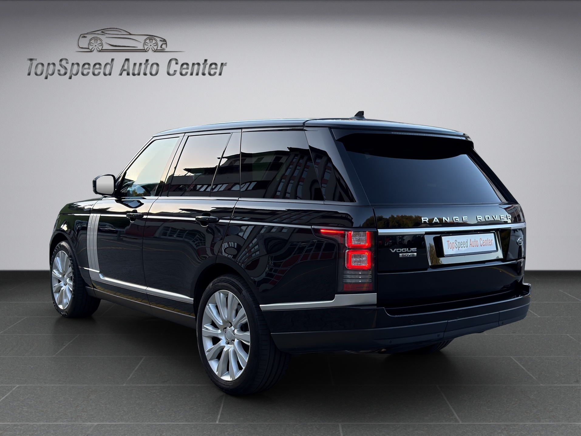 LAND ROVER Range Rover 4.4 SDV8 Vogue Automatic-image-6