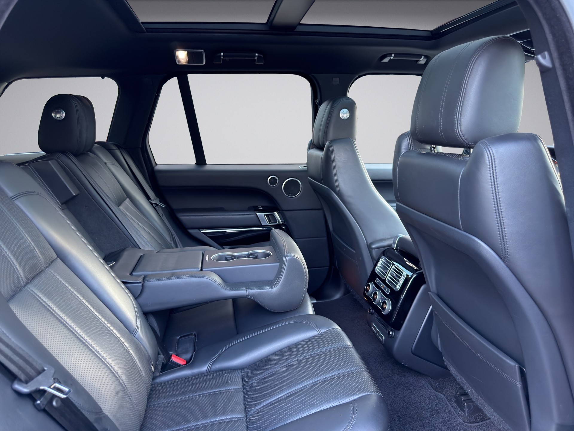 LAND ROVER Range Rover 4.4 SDV8 Vogue Automatic-image-12