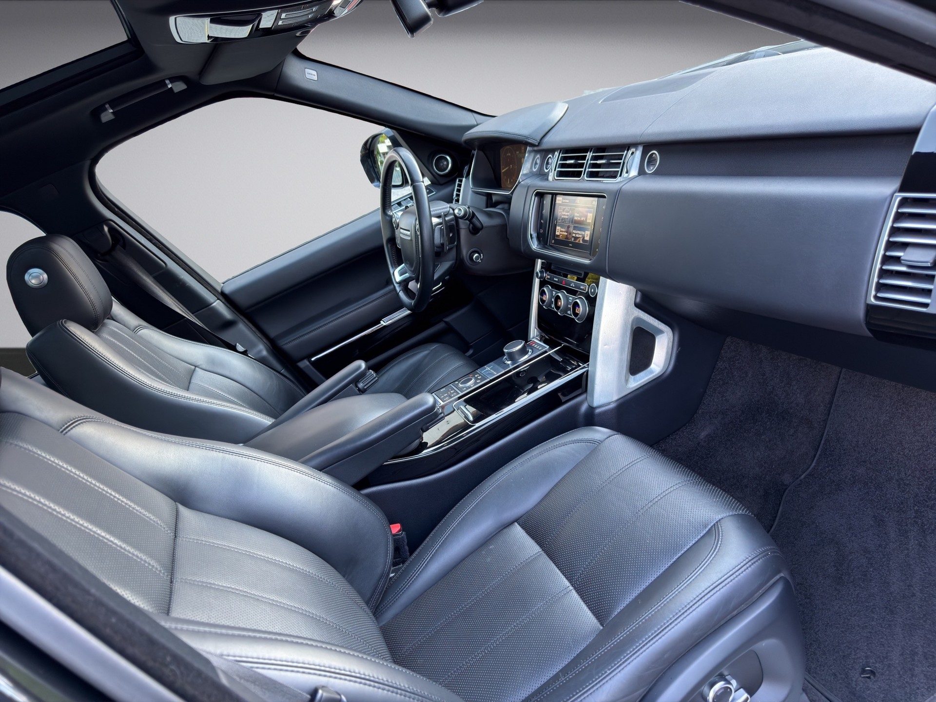 LAND ROVER Range Rover 4.4 SDV8 Vogue Automatic-image-10
