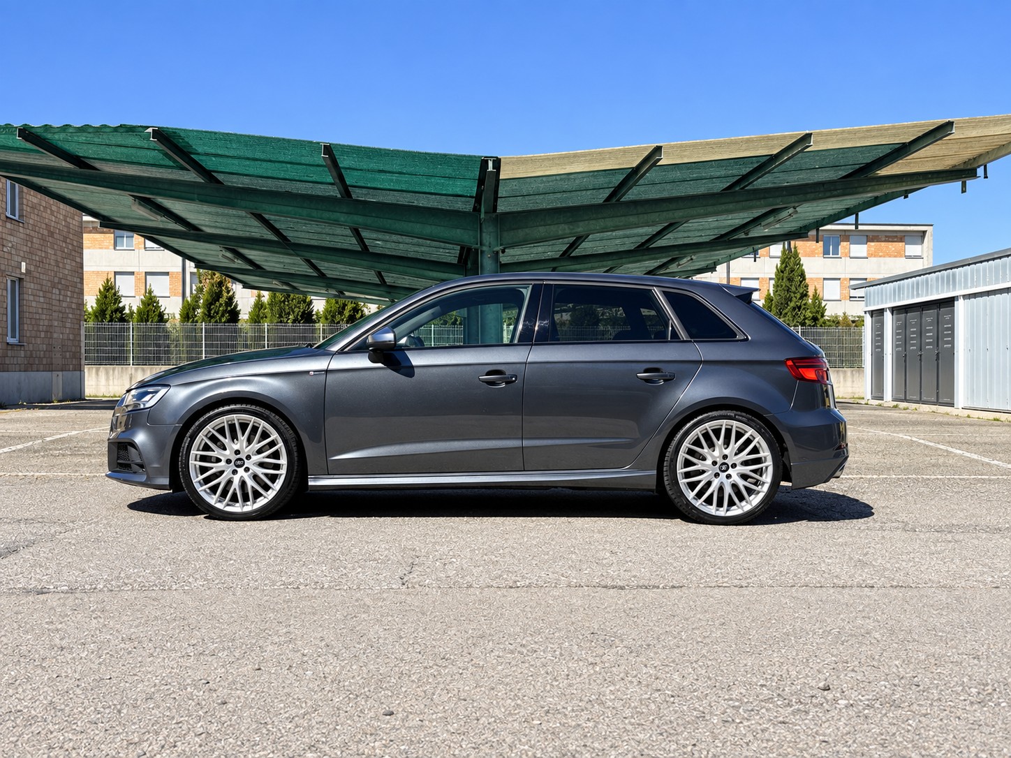 AUDI S3 Sportback 2.0 TFSI quattro S-tronic-image-14