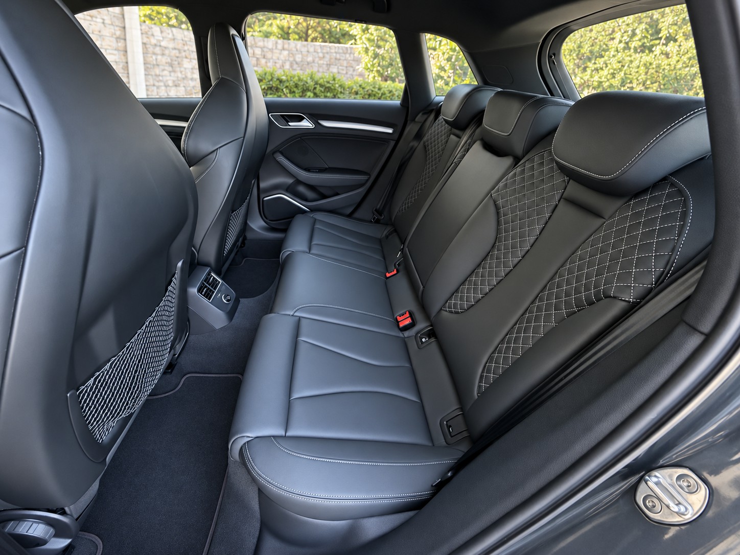 AUDI S3 Sportback 2.0 TFSI quattro S-tronic-image-9