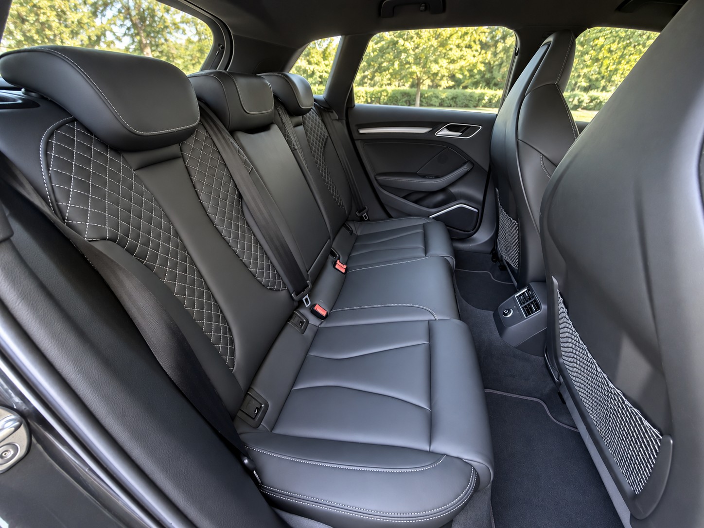 AUDI S3 Sportback 2.0 TFSI quattro S-tronic-image-22