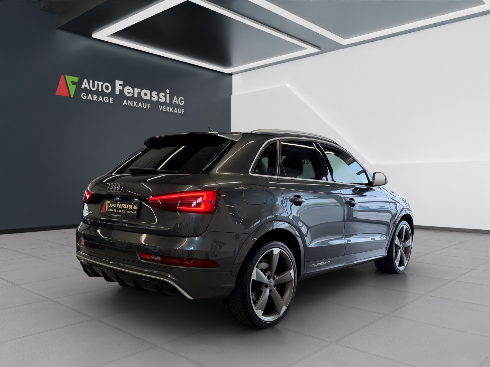 AUDI RS Q3 2.5 TFSI quattro S-tronic-image-5