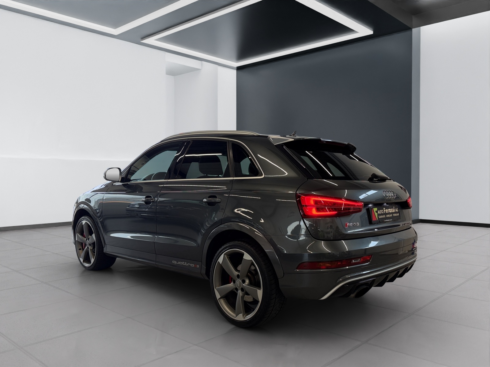 AUDI RS Q3 2.5 TFSI quattro S-tronic-image-3