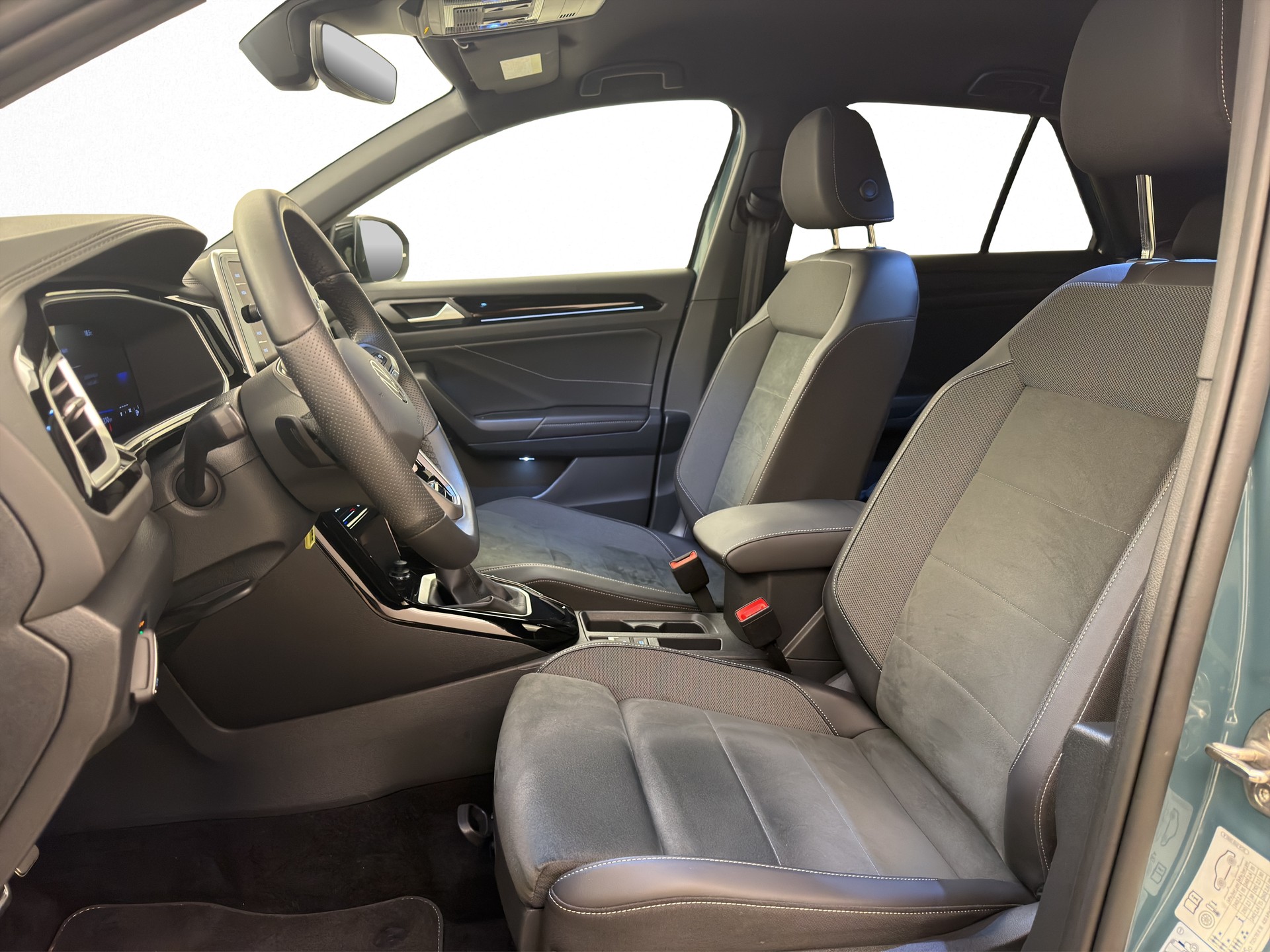 VW T-Roc 1.5 TSI R-Line DSG-image-9