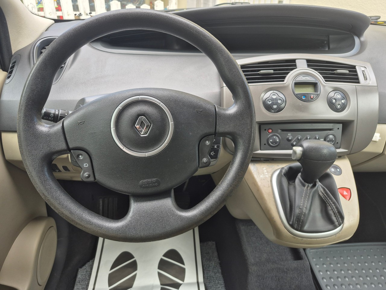 RENAULT Scénic 2.0 16V Fairway Automatic-image-10