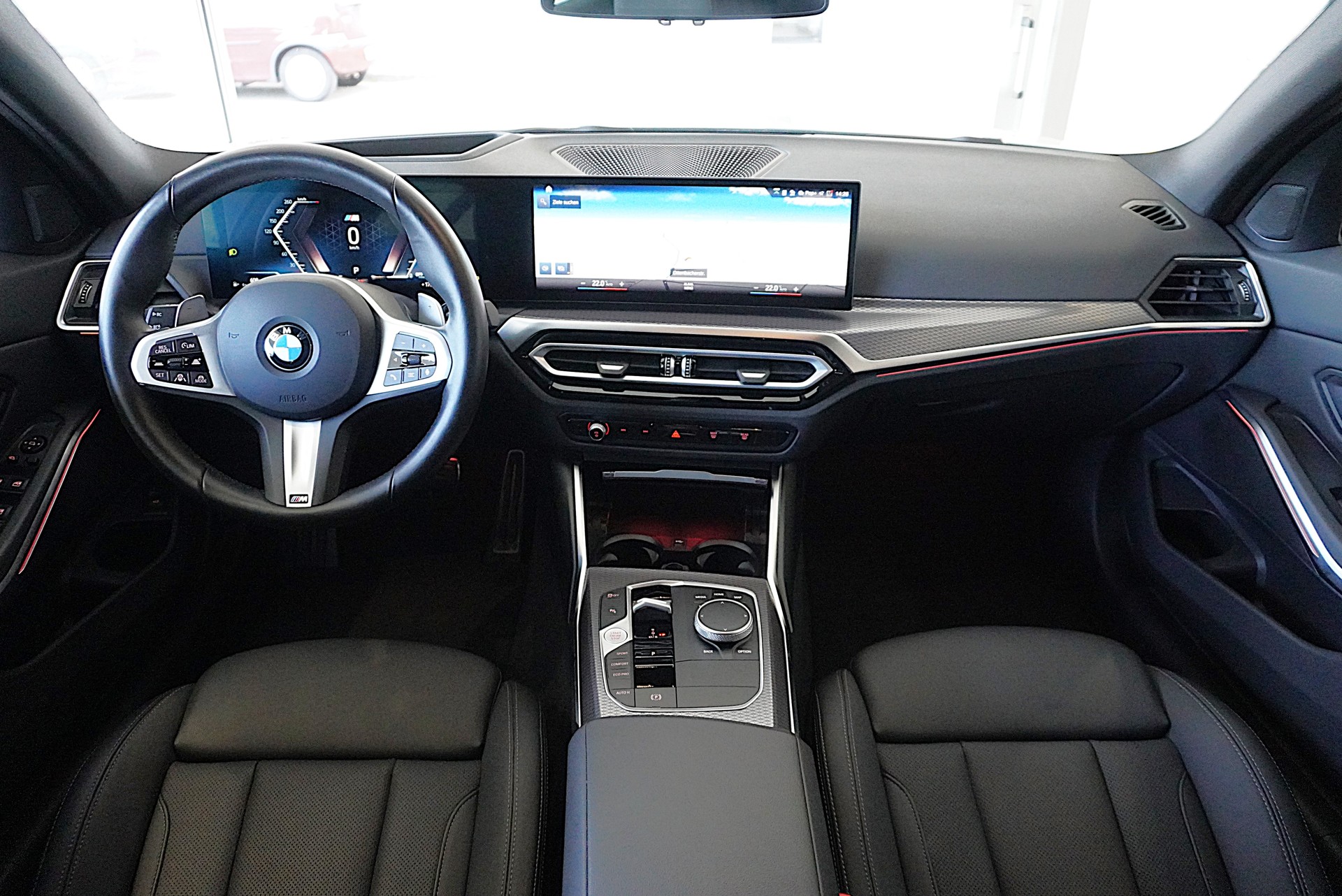 BMW 320d xDrive 48V Touring Steptronic M Sport-image-10