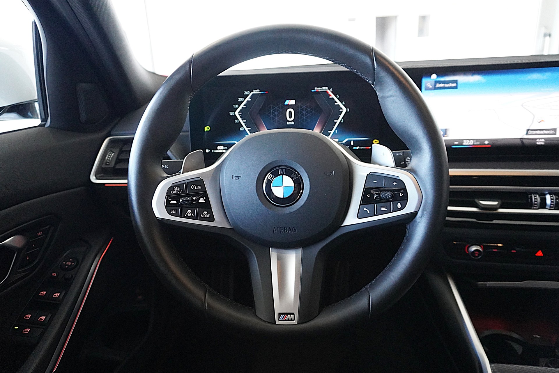 BMW 320d xDrive 48V Touring Steptronic M Sport-image-11