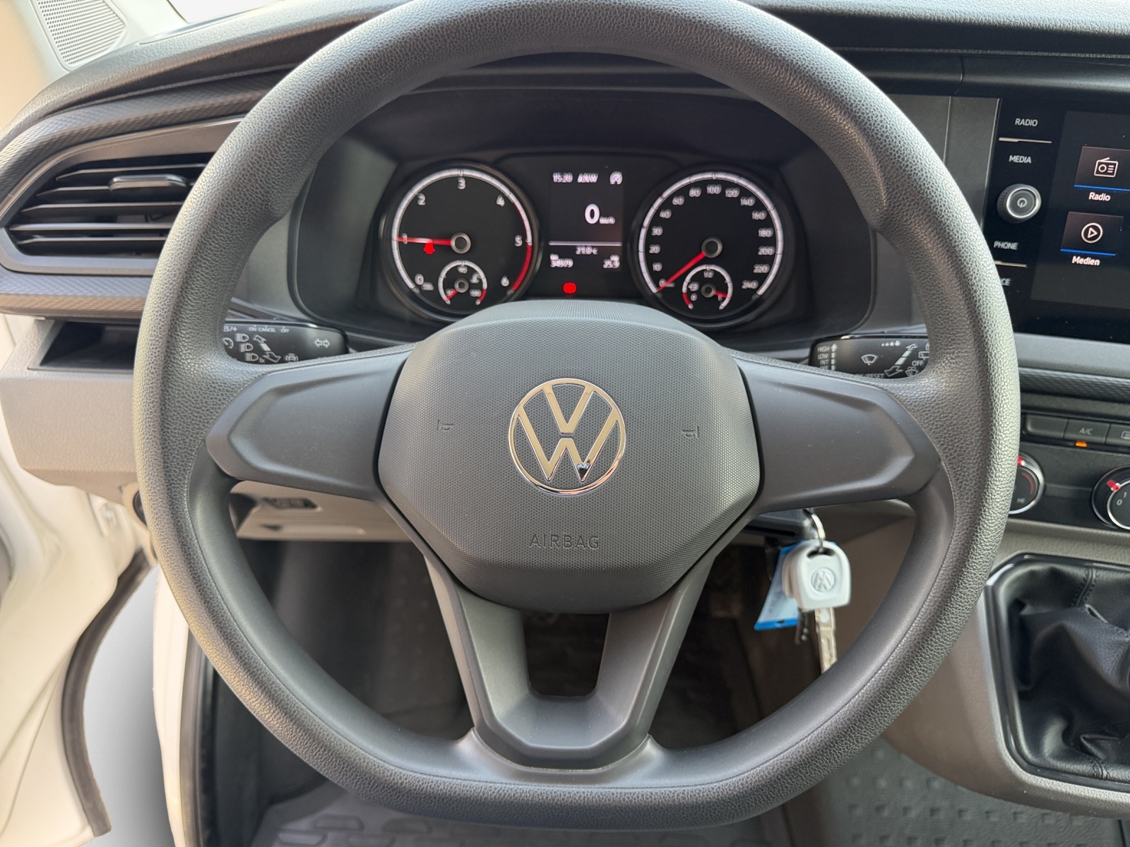 VW T6.1 2.0 TDI-image-9