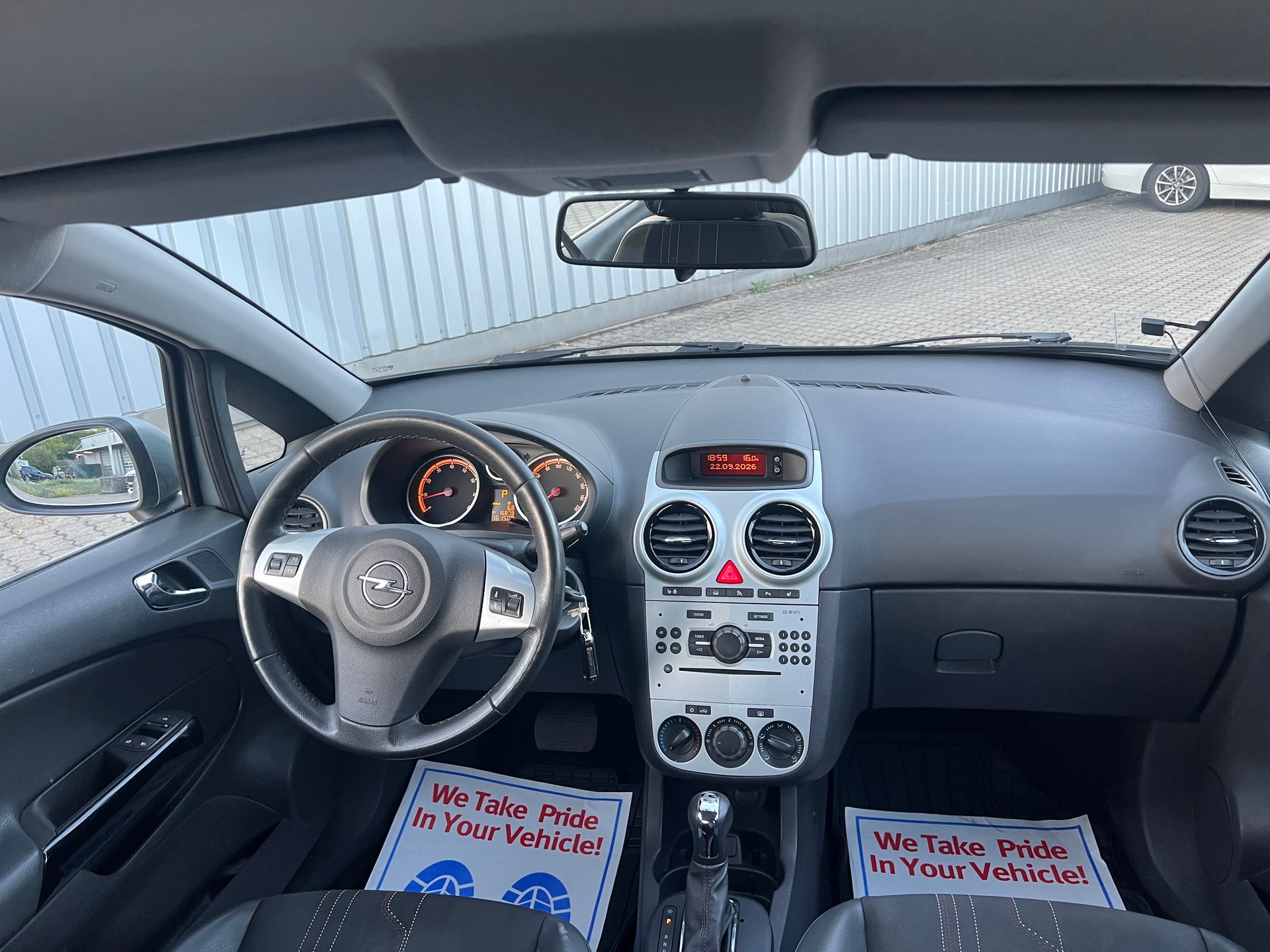 OPEL Corsa 1.4 TP Anniversary Edition Automatic-image-5