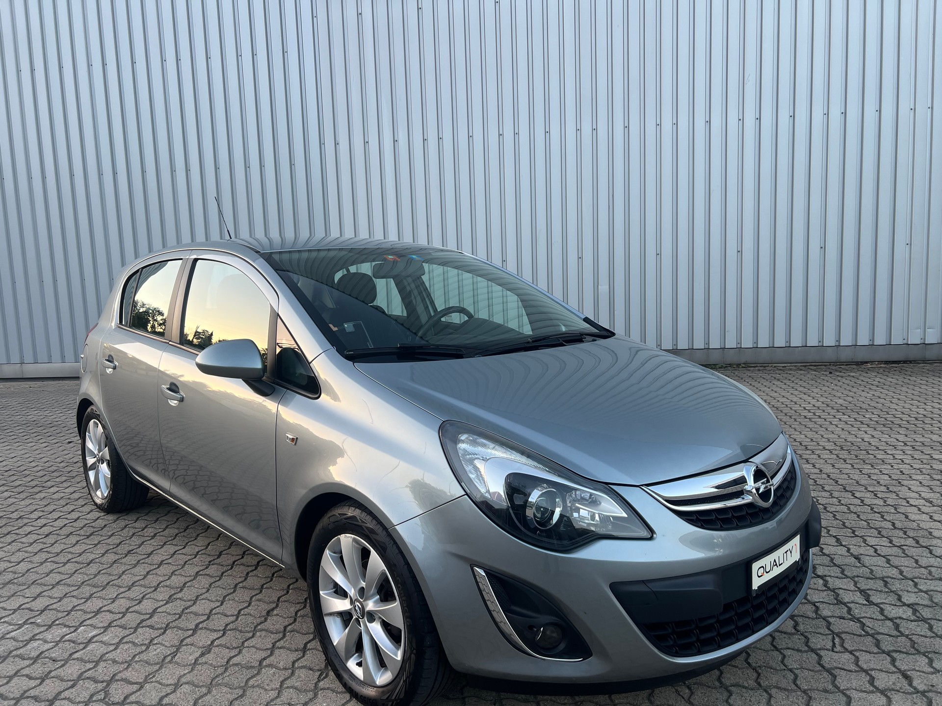 OPEL Corsa 1.4 TP Anniversary Edition Automatic-image-1