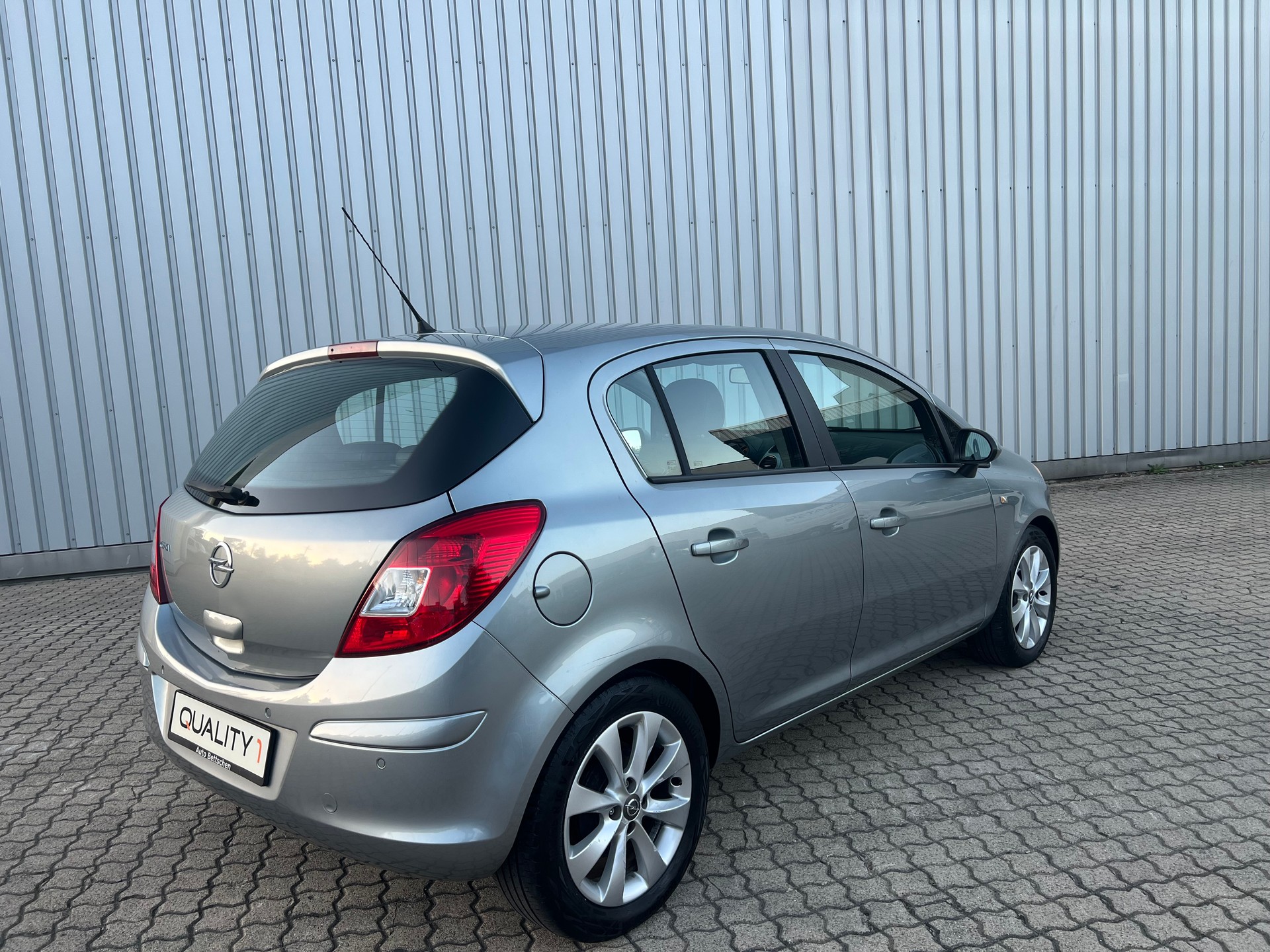 OPEL Corsa 1.4 TP Anniversary Edition Automatic-image-3