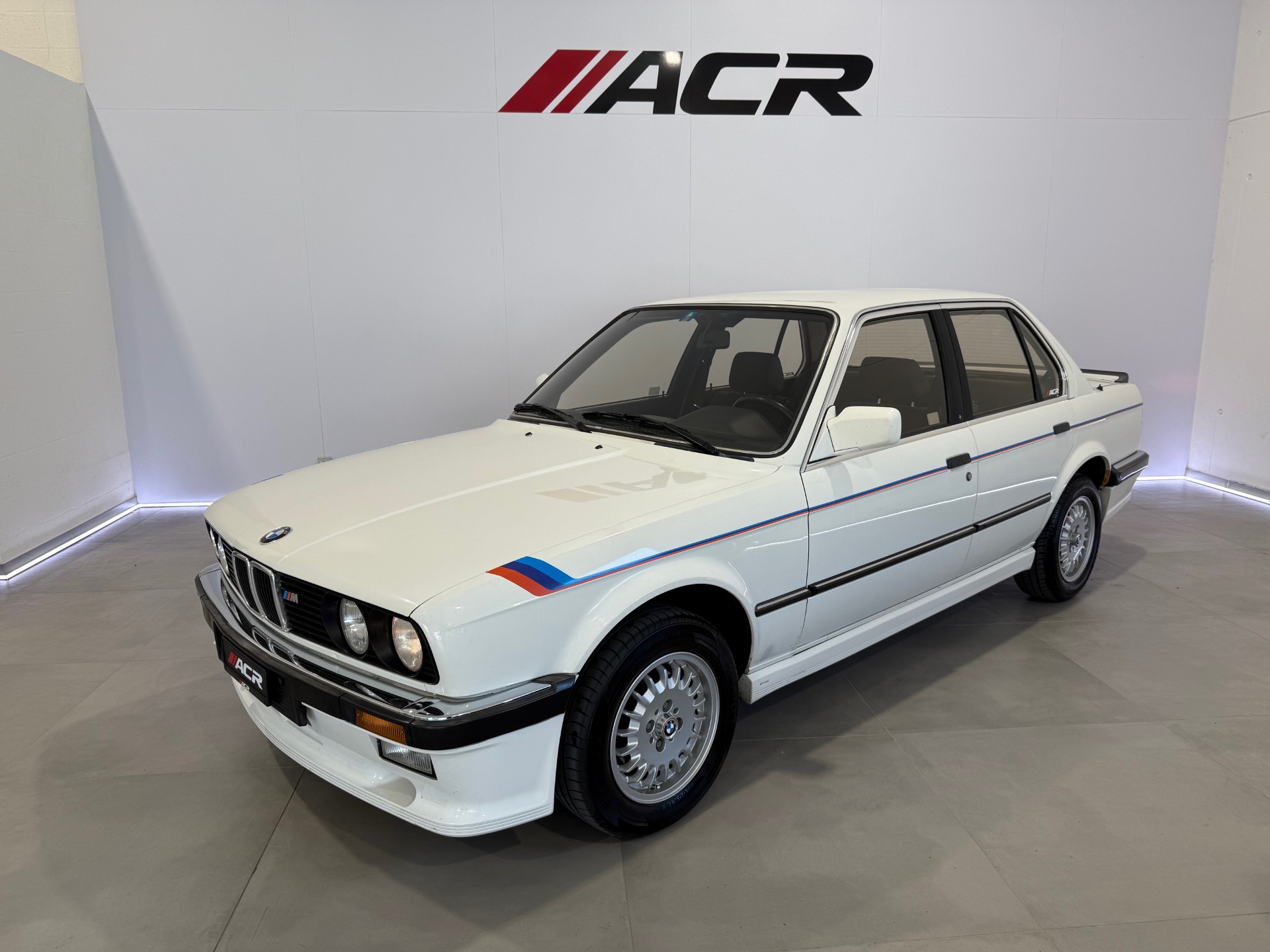 BMW 323i MTechnic Limousine-image-2