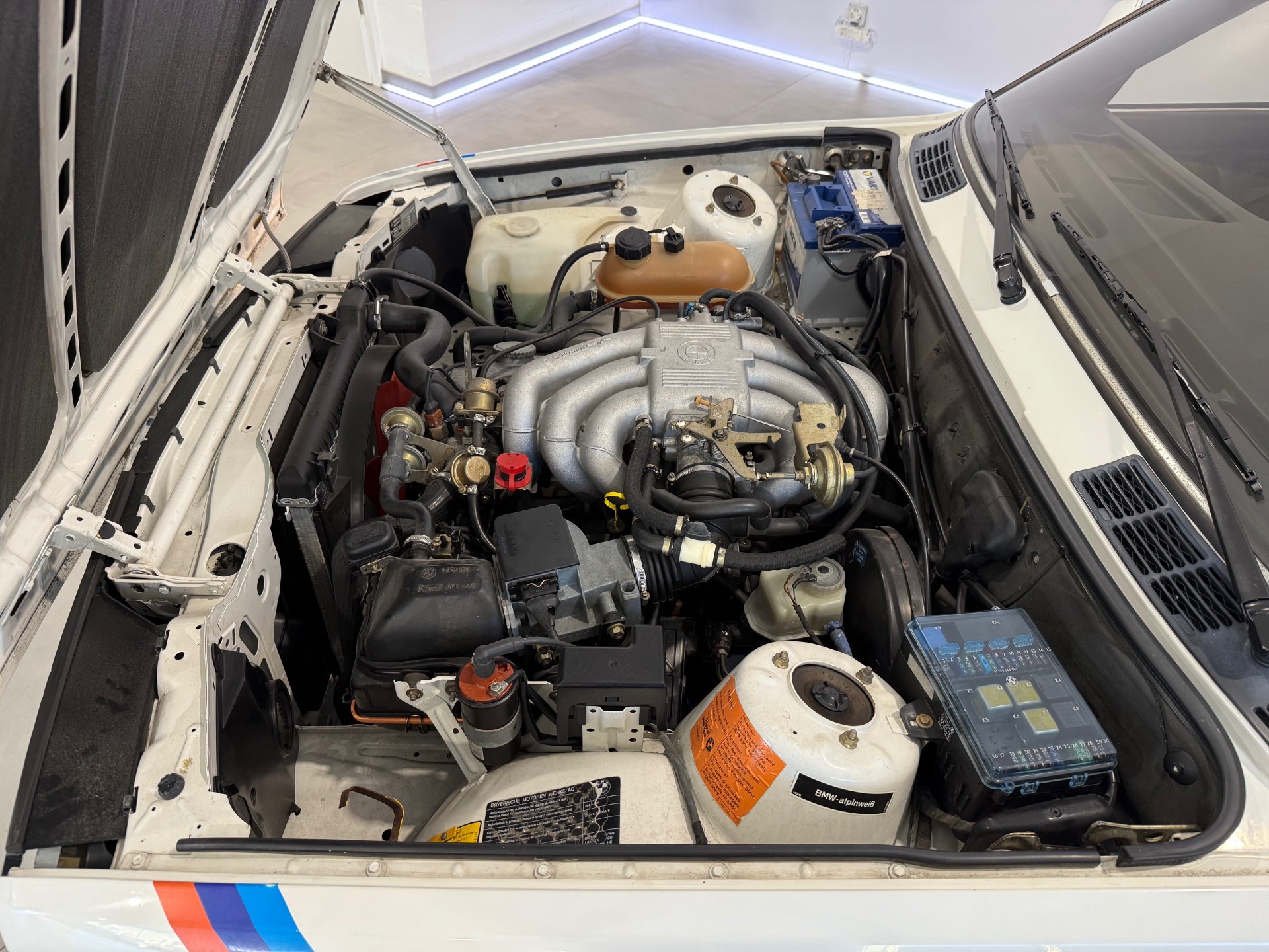 BMW 323i MTechnic Limousine-image-11