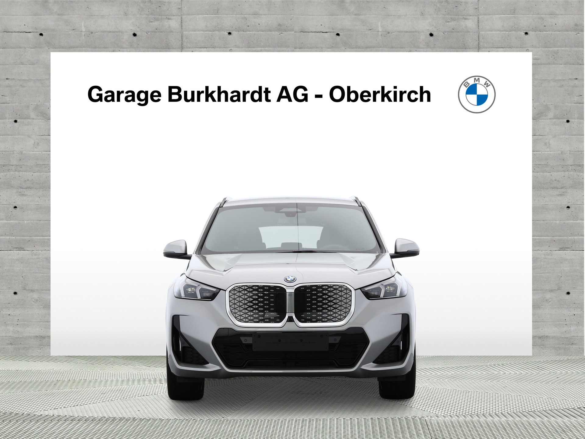BMW iX1 eDrive 20 M Sport-image-4