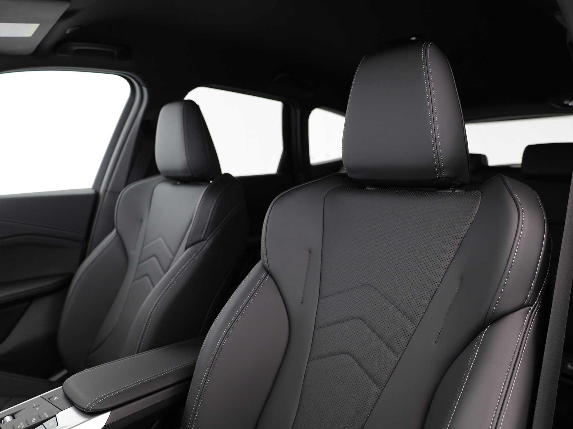 BMW iX1 eDrive 20 M Sport-image-11