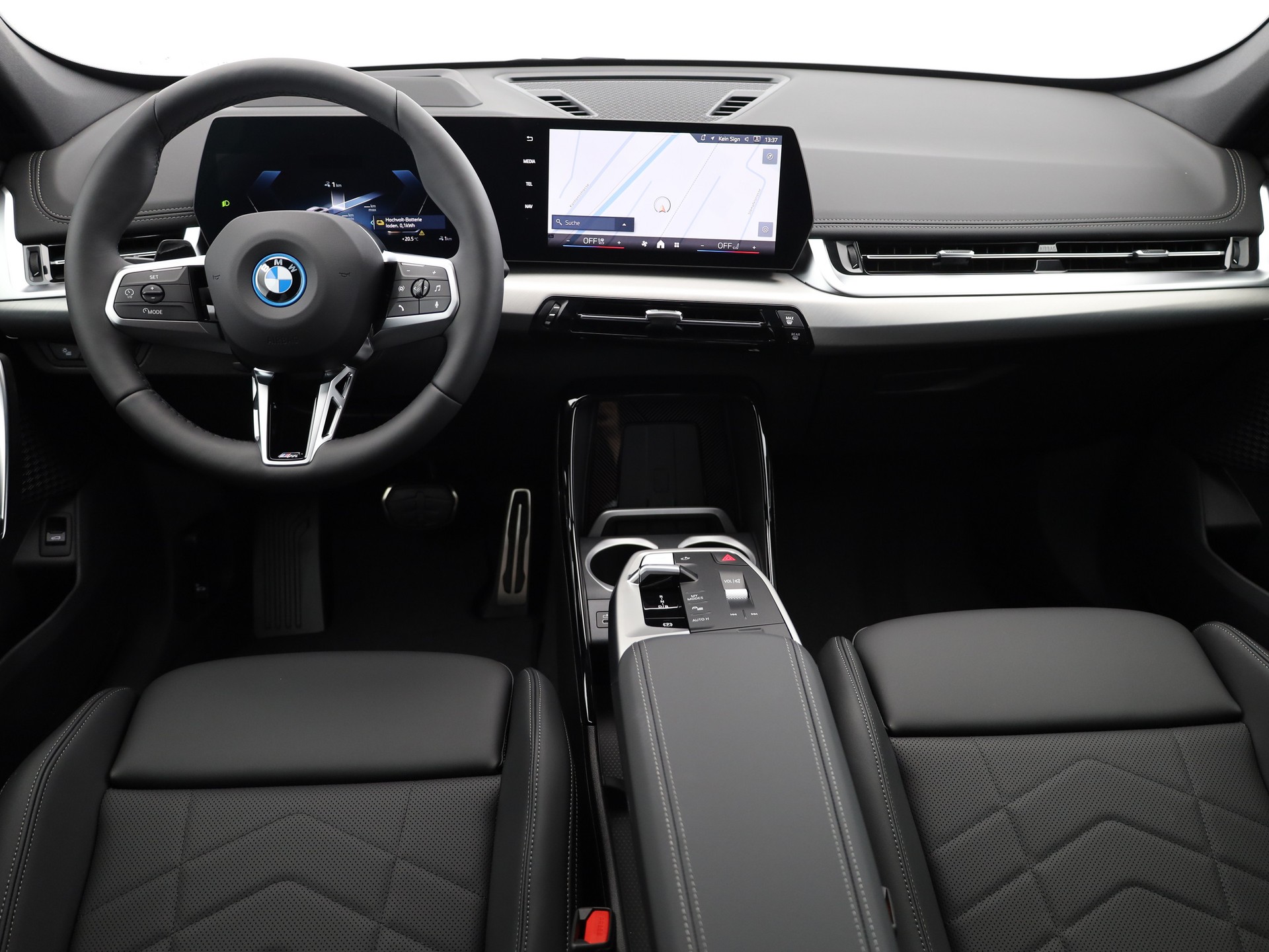 BMW iX1 eDrive 20 M Sport-image-18