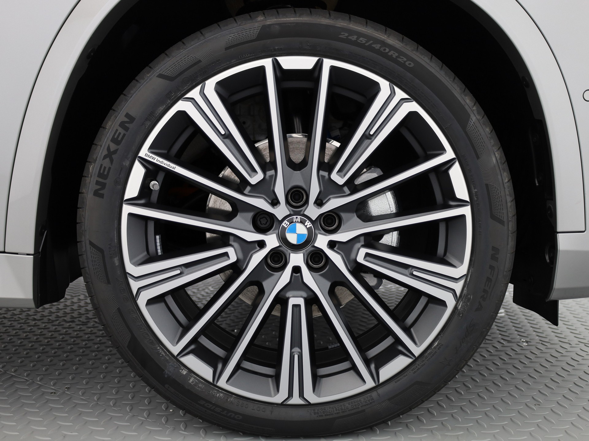 BMW iX1 eDrive 20 M Sport-image-22