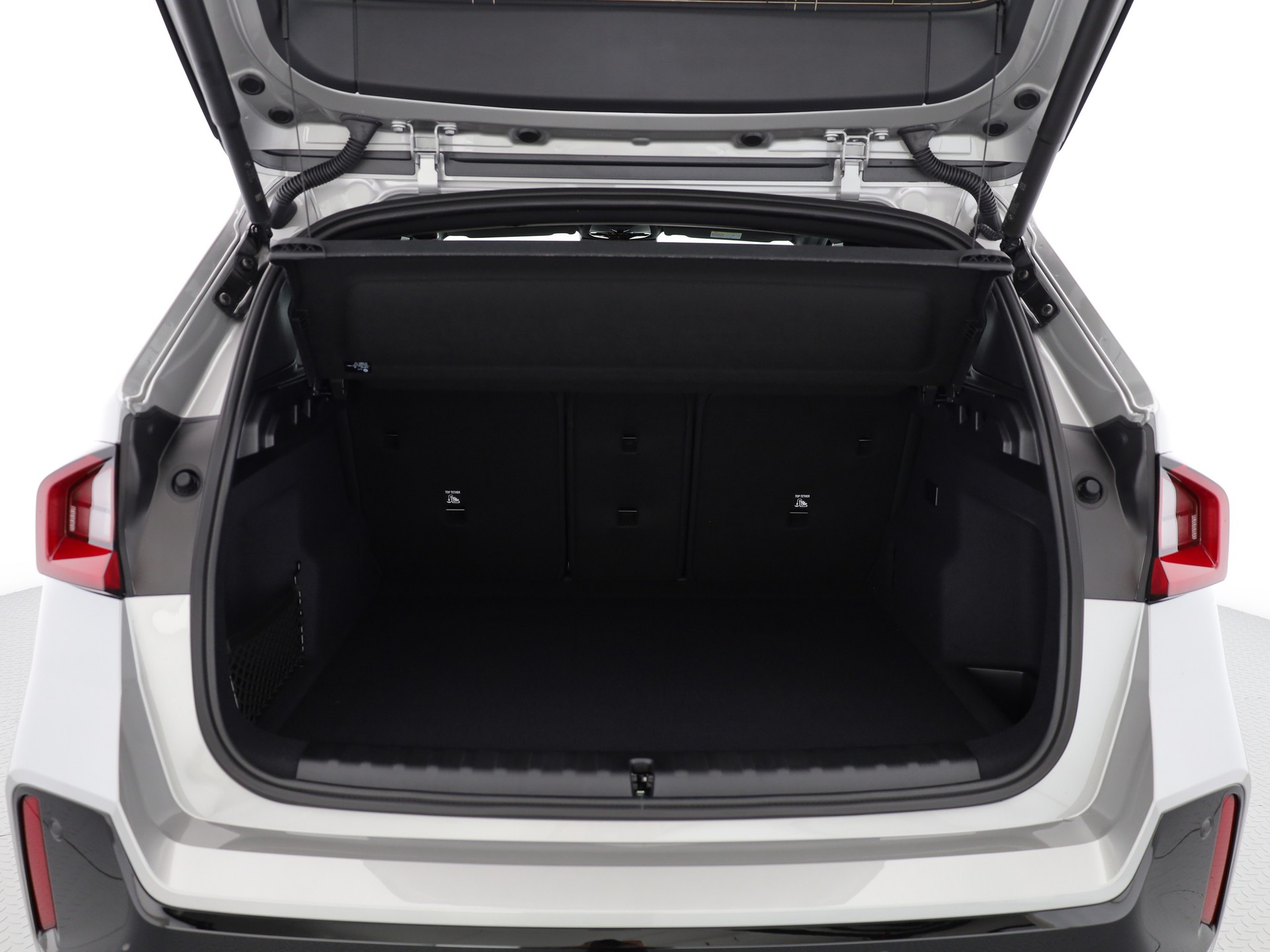 BMW iX1 eDrive 20 M Sport-image-6