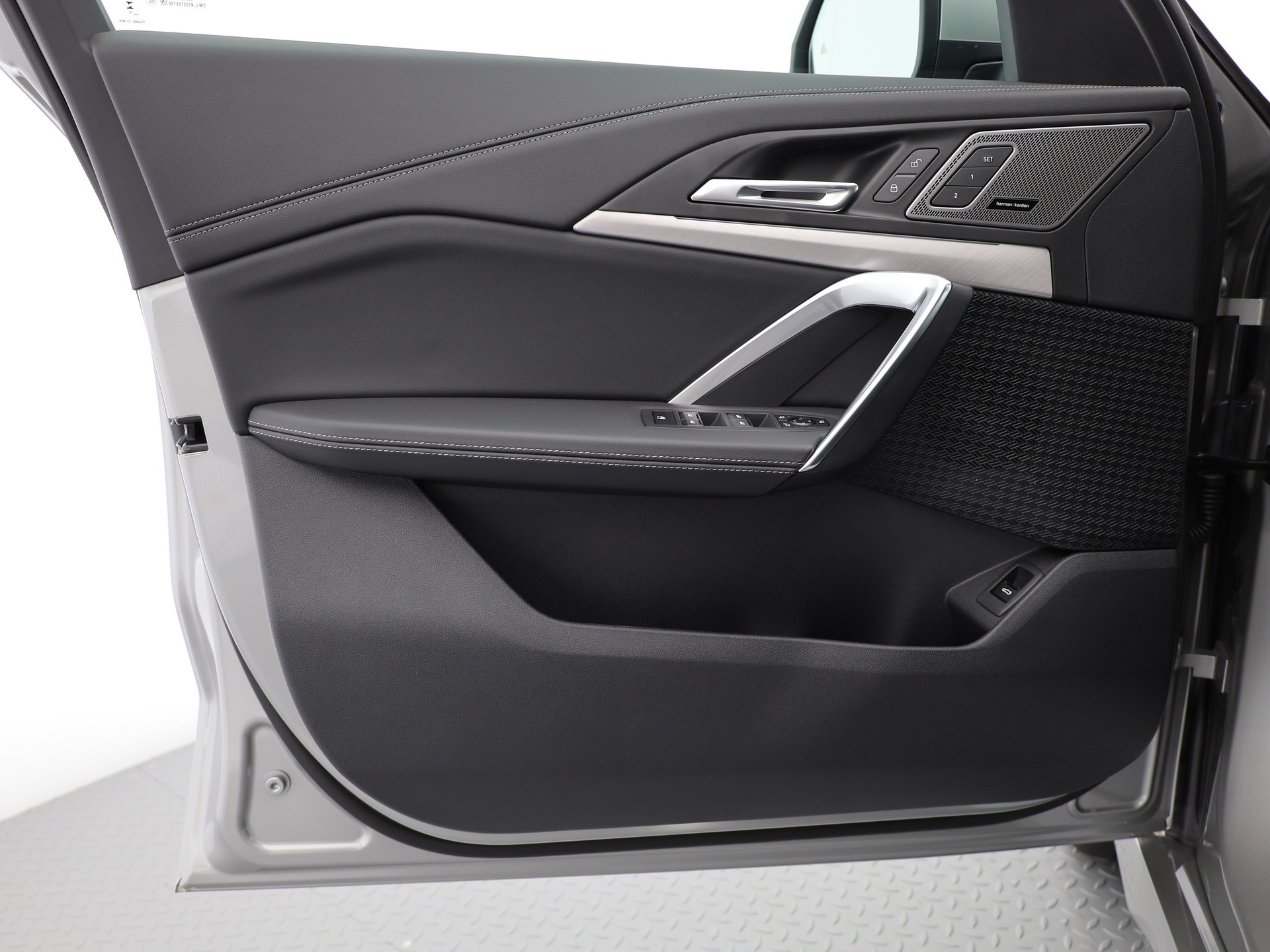 BMW iX1 eDrive 20 M Sport-image-9