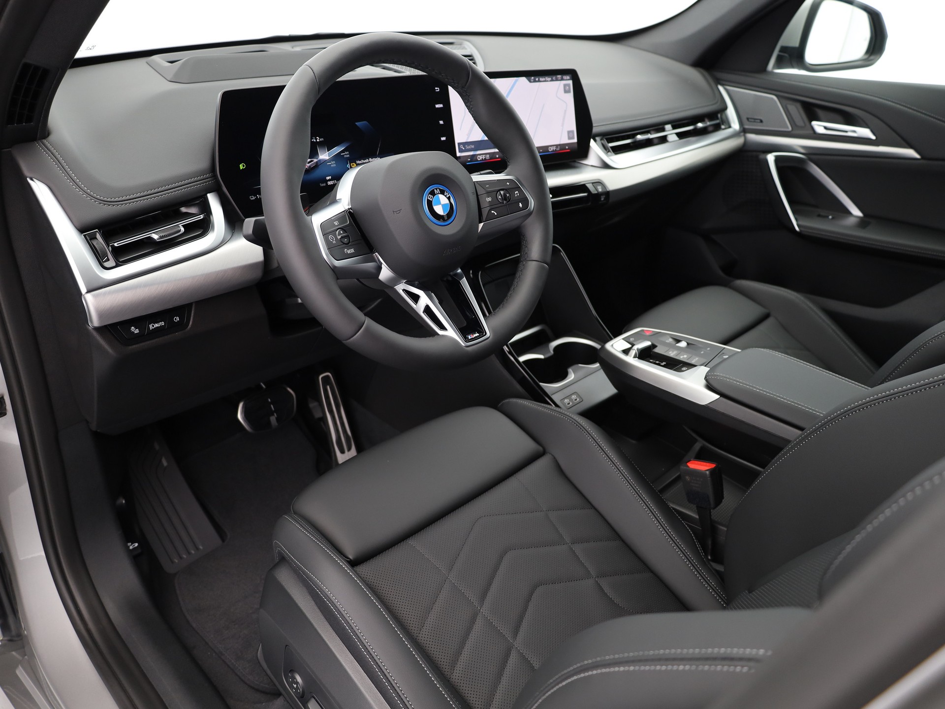 BMW iX1 eDrive 20 M Sport-image-8