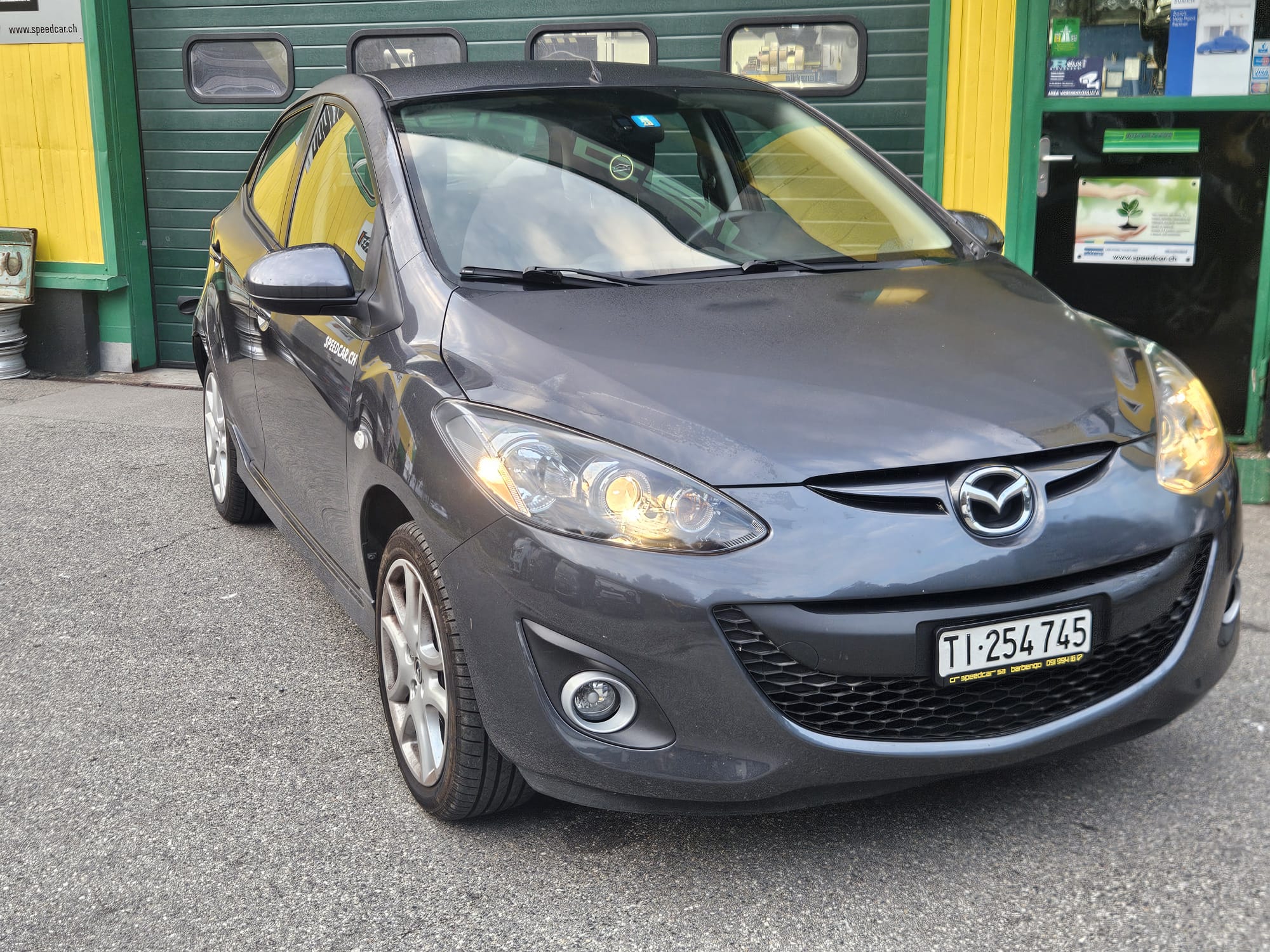 Car photo