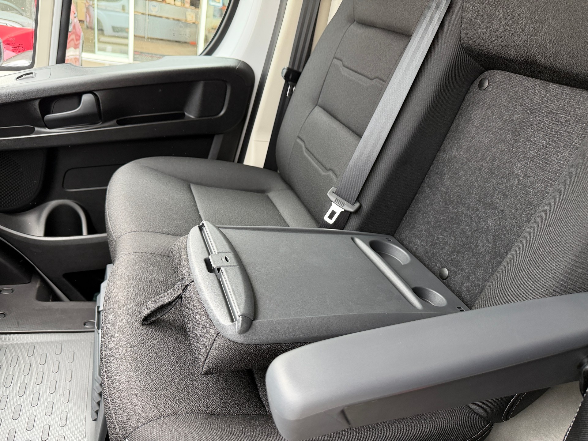 FIAT Ducato Maxi 35 L4H2 MTJ 140 PS Doppelblattfedern AHK Holzboden 270° Tür Kamera-image-18