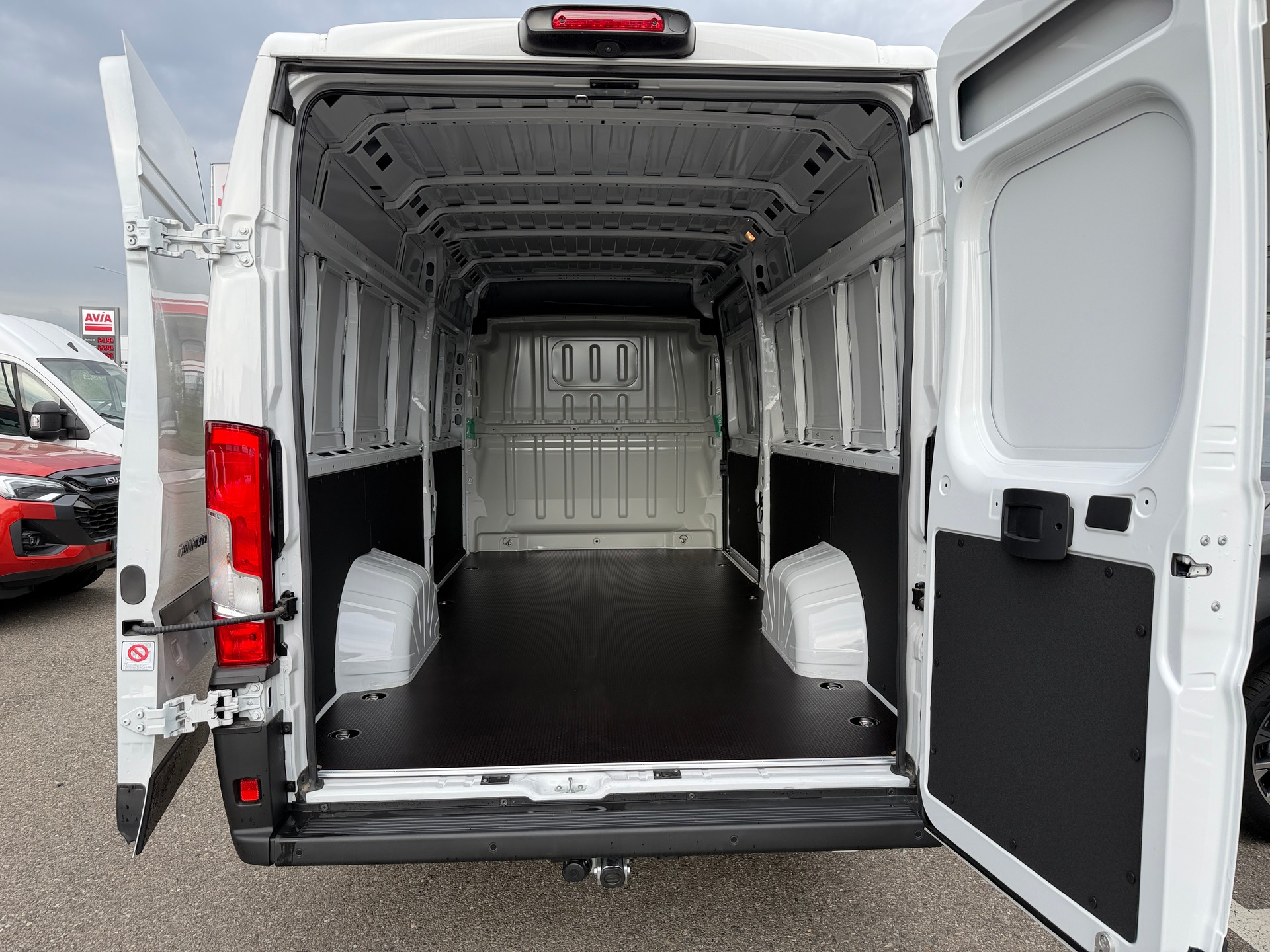 FIAT Ducato Maxi 35 L4H2 MTJ 140 PS Doppelblattfedern AHK Holzboden 270° Tür Kamera-image-4