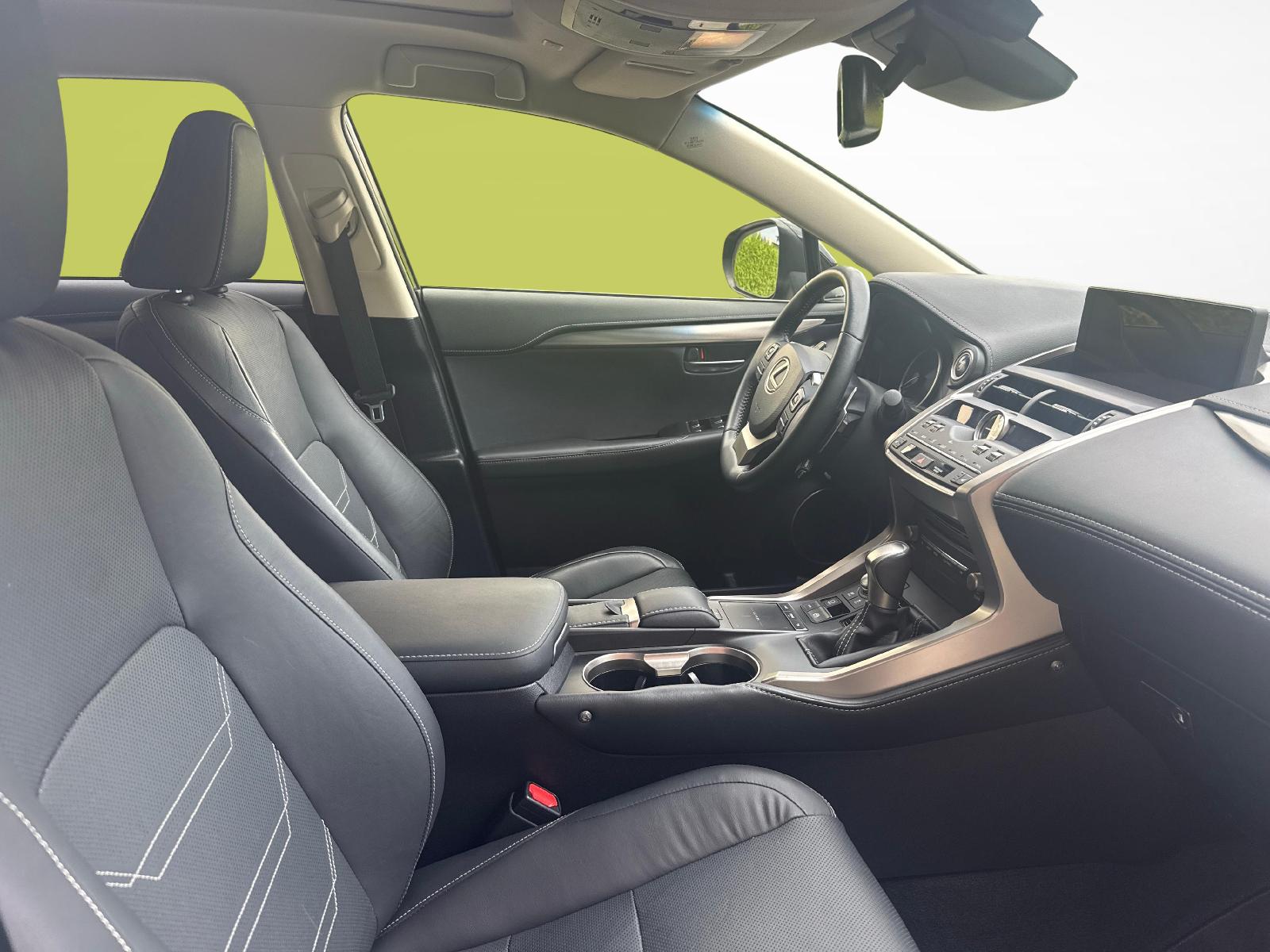 LEXUS NX 300h Comfort-image-9