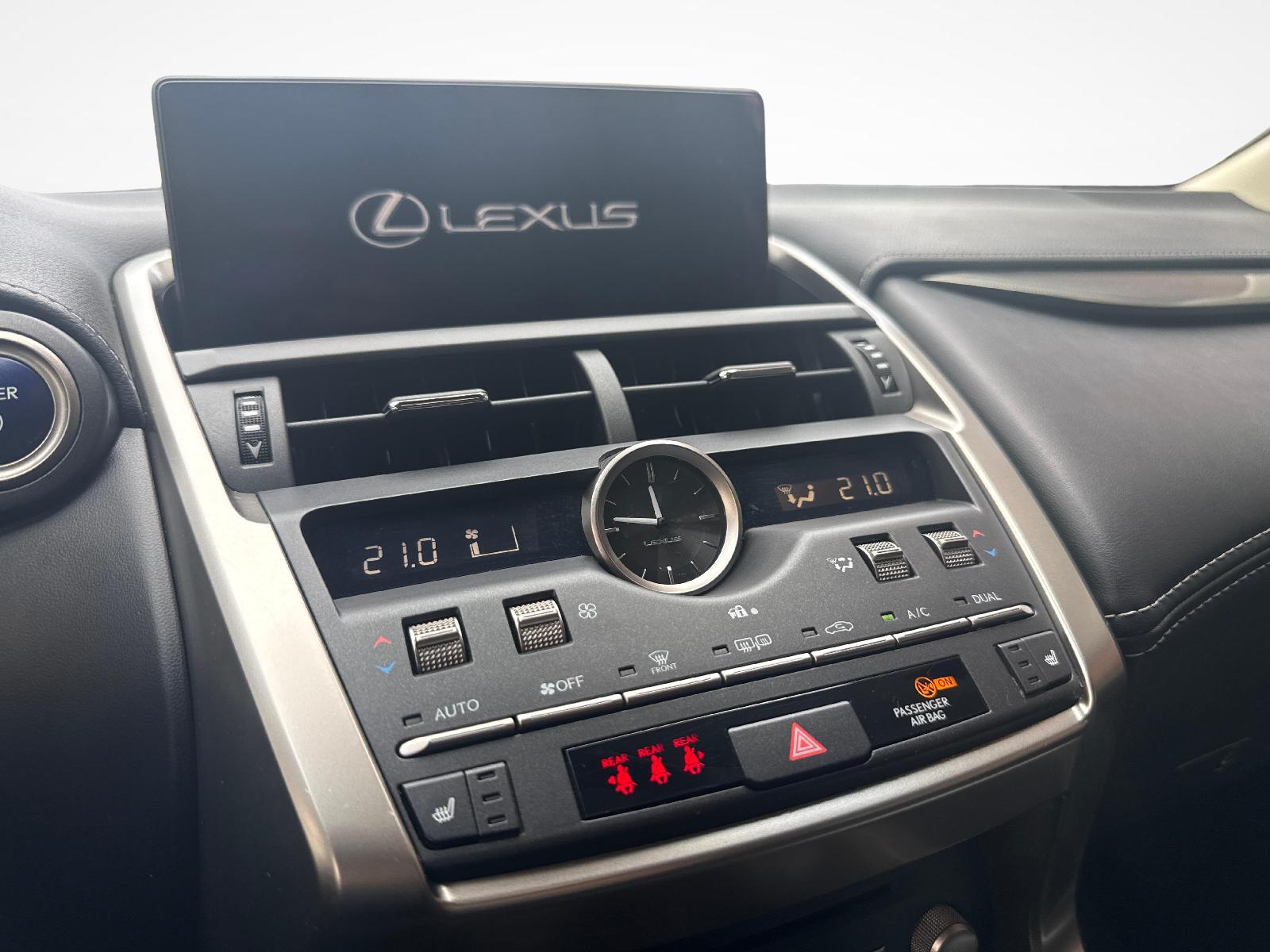 LEXUS NX 300h Comfort-image-12