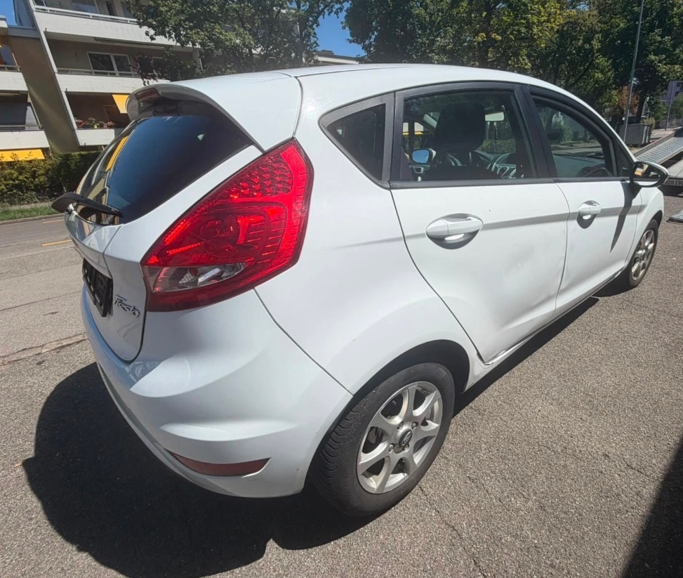 FORD Fiesta 1.6 16V TDCi Trend-image-6