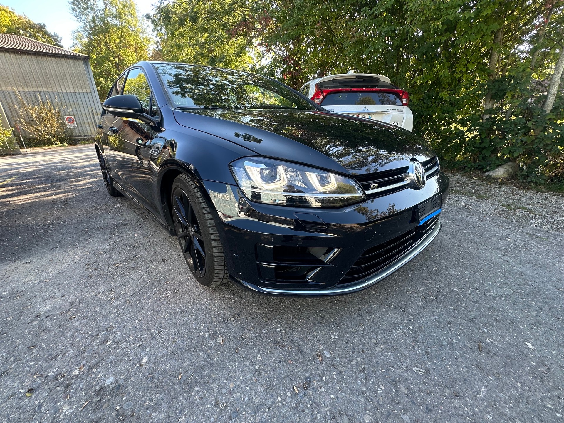 VW Golf 2.0 TSI R 4Motion-image-8
