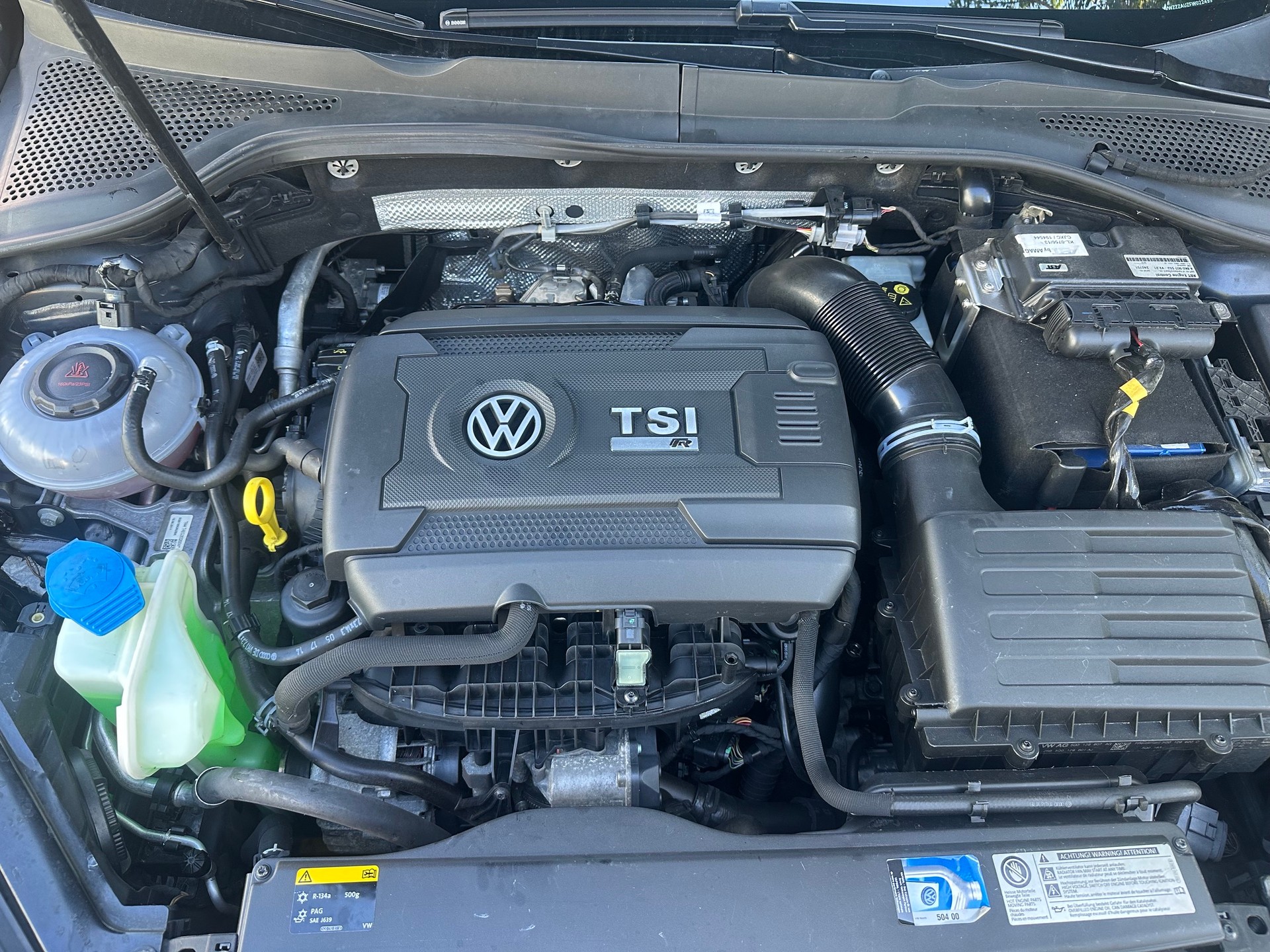 VW Golf 2.0 TSI R 4Motion-image-12