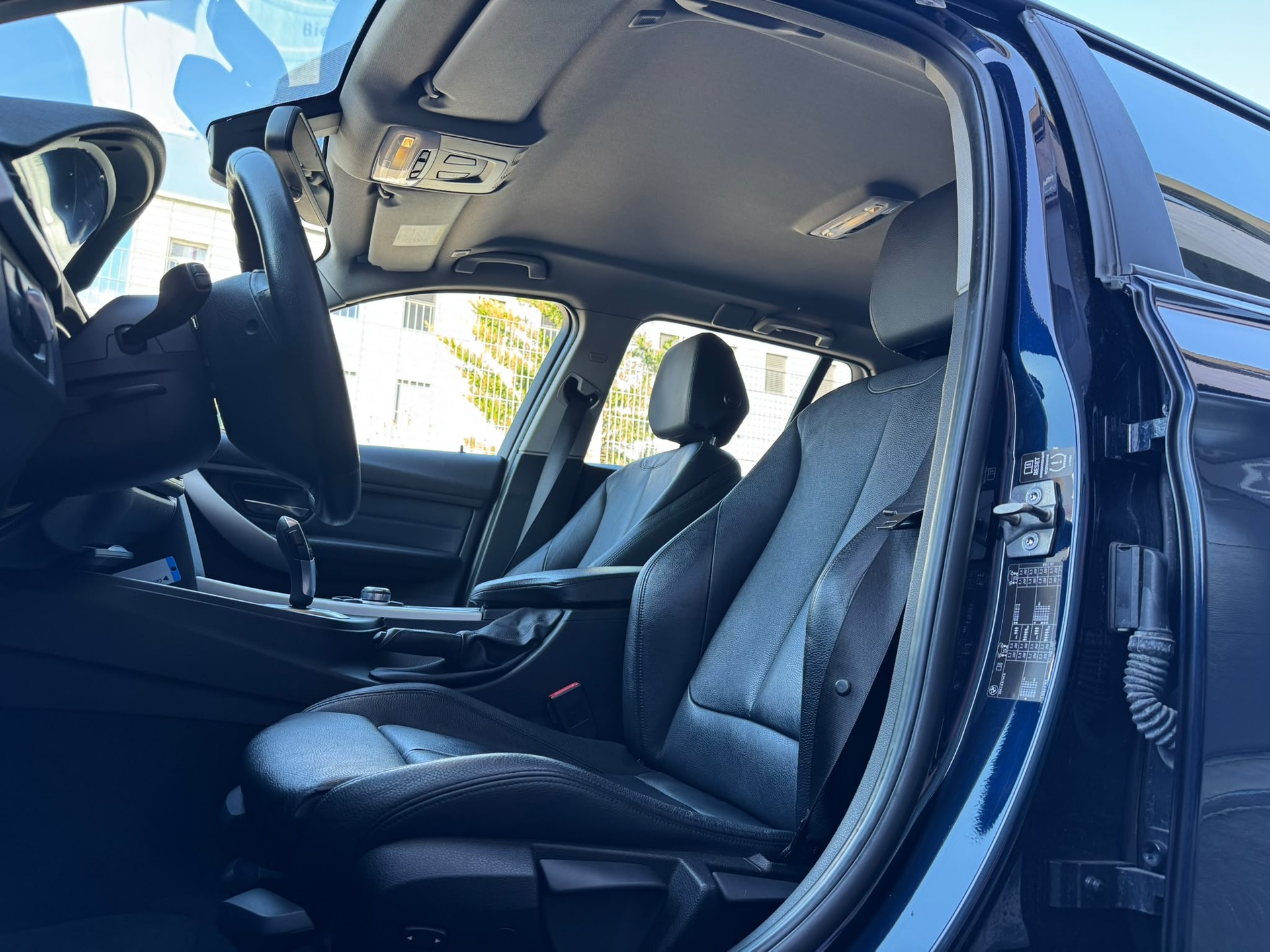 BMW 320d Touring Steptronic-image-9