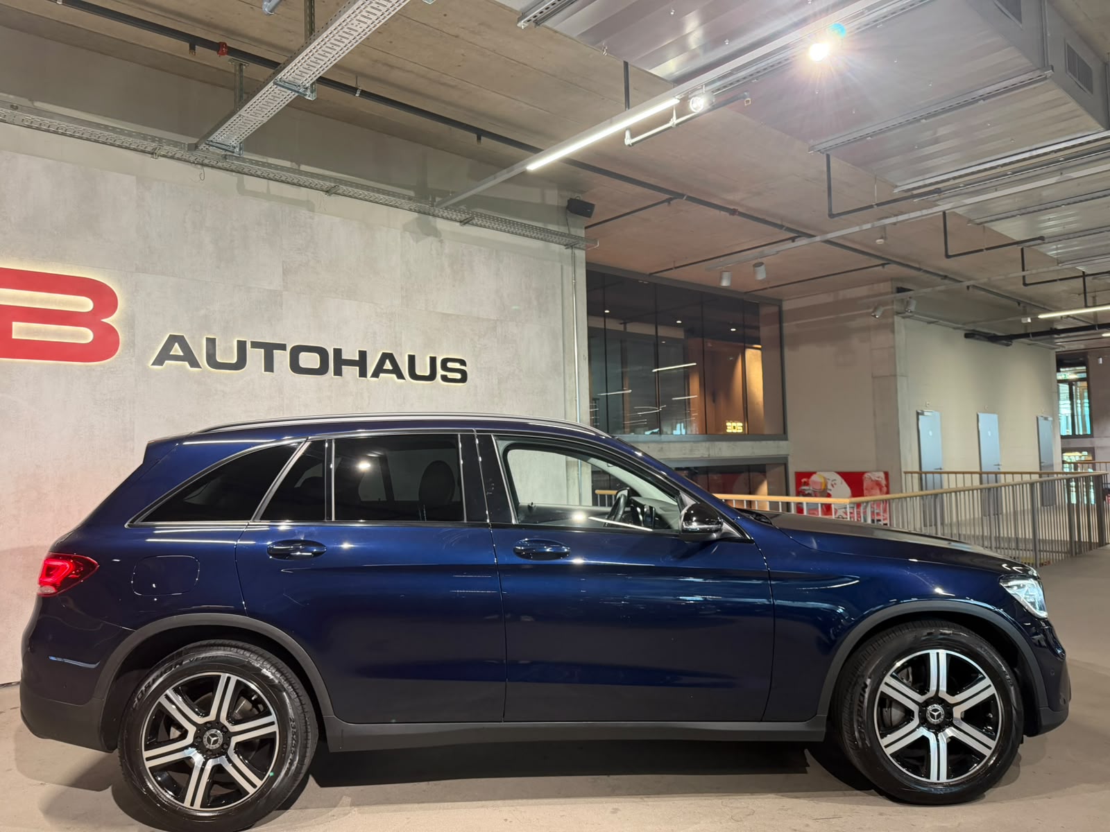 MERCEDES-BENZ GLC 220 d 4Matic 9G-Tronic (CH)-showroom-element-3